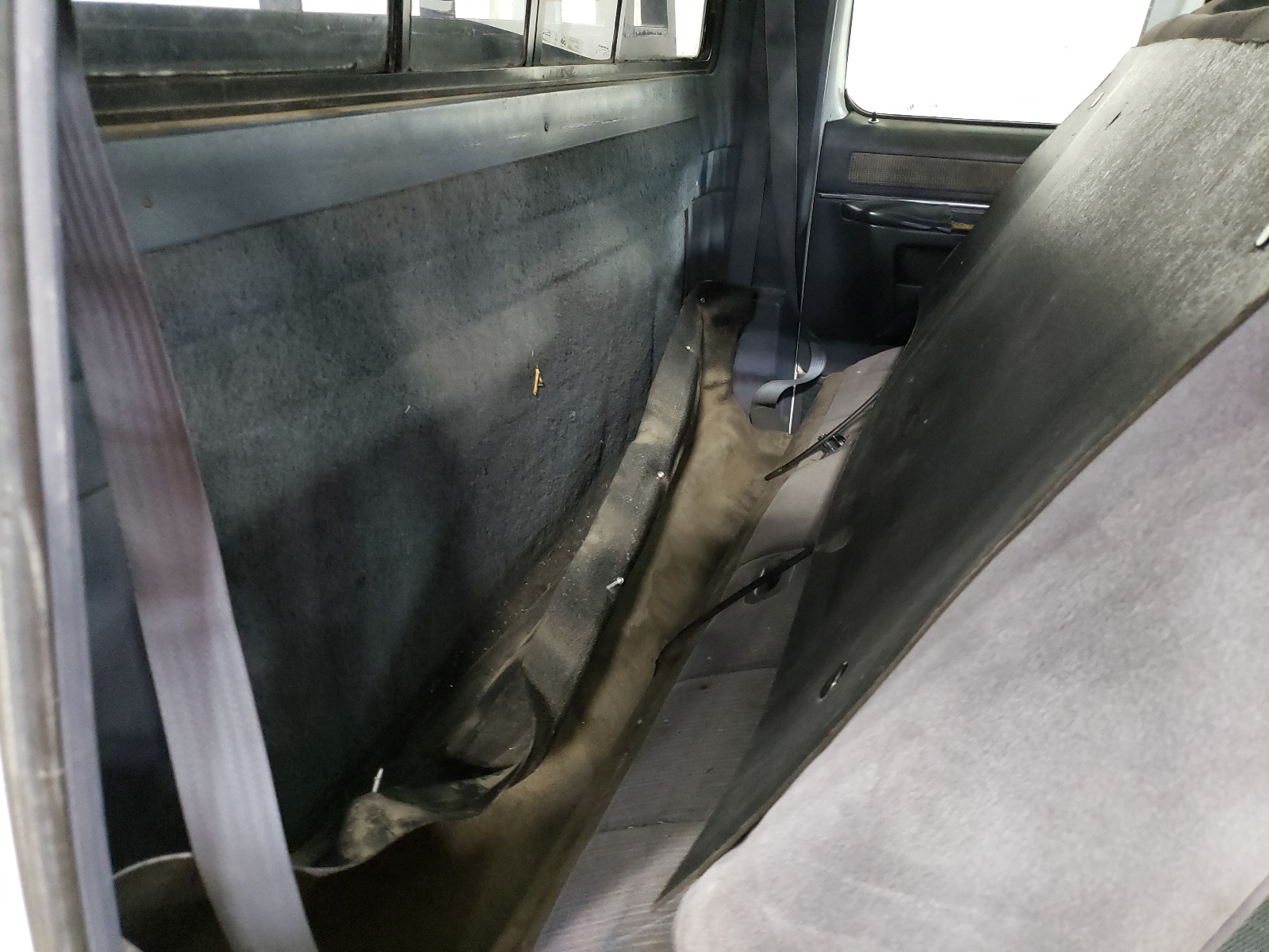 Photo 6 from auction – 1989 FORD F250 XLT with VIN 1FTHF26M2KPB02496