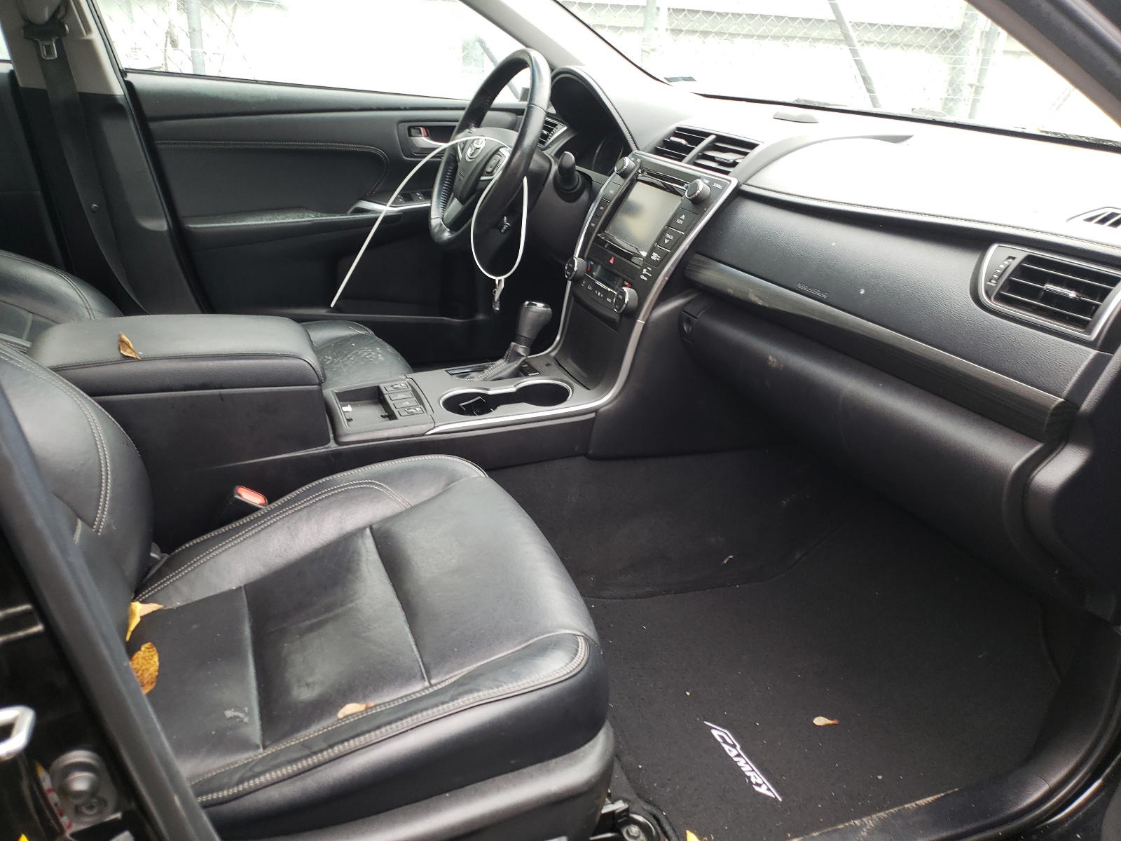 Photo 5 from auction – 2015 TOYOTA CAMRY HYBR with VIN 4T1BD1FK0FU166317