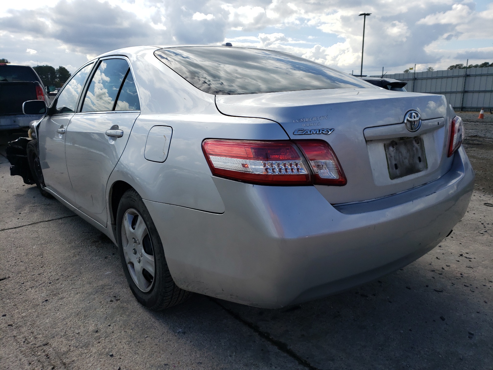 Foto 3 de la subasta – 2011 TOYOTA CAMRY BASE con VIN 4T1BF3EK8BU137181