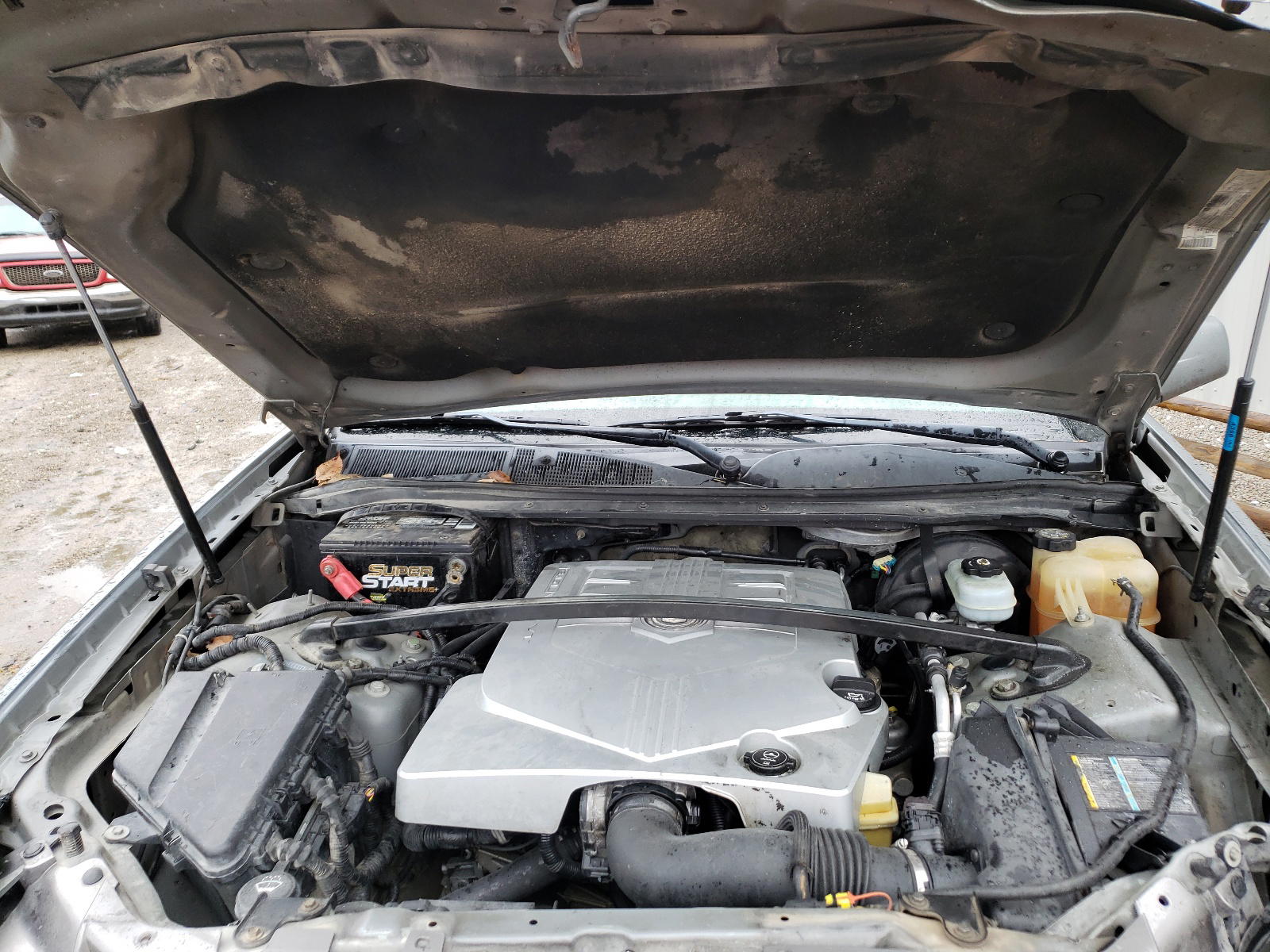 Photo 7 from auction – 2004 CADILLAC SRX with VIN 1GYEE637740144356