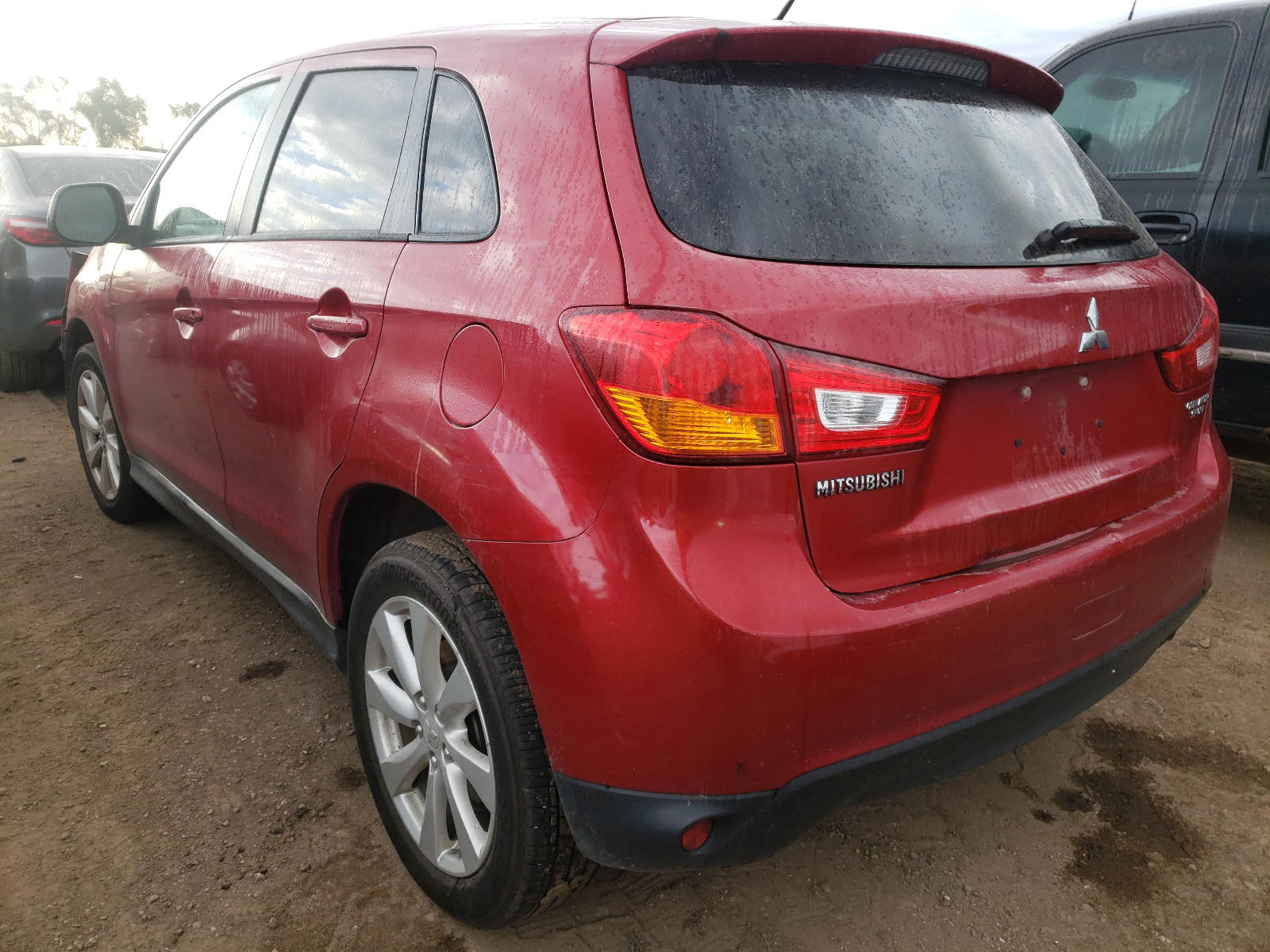 Photo 3 from auction – 2015 MITSUBISHI OUTLANDER with VIN 4A4AR3AU0FE028835