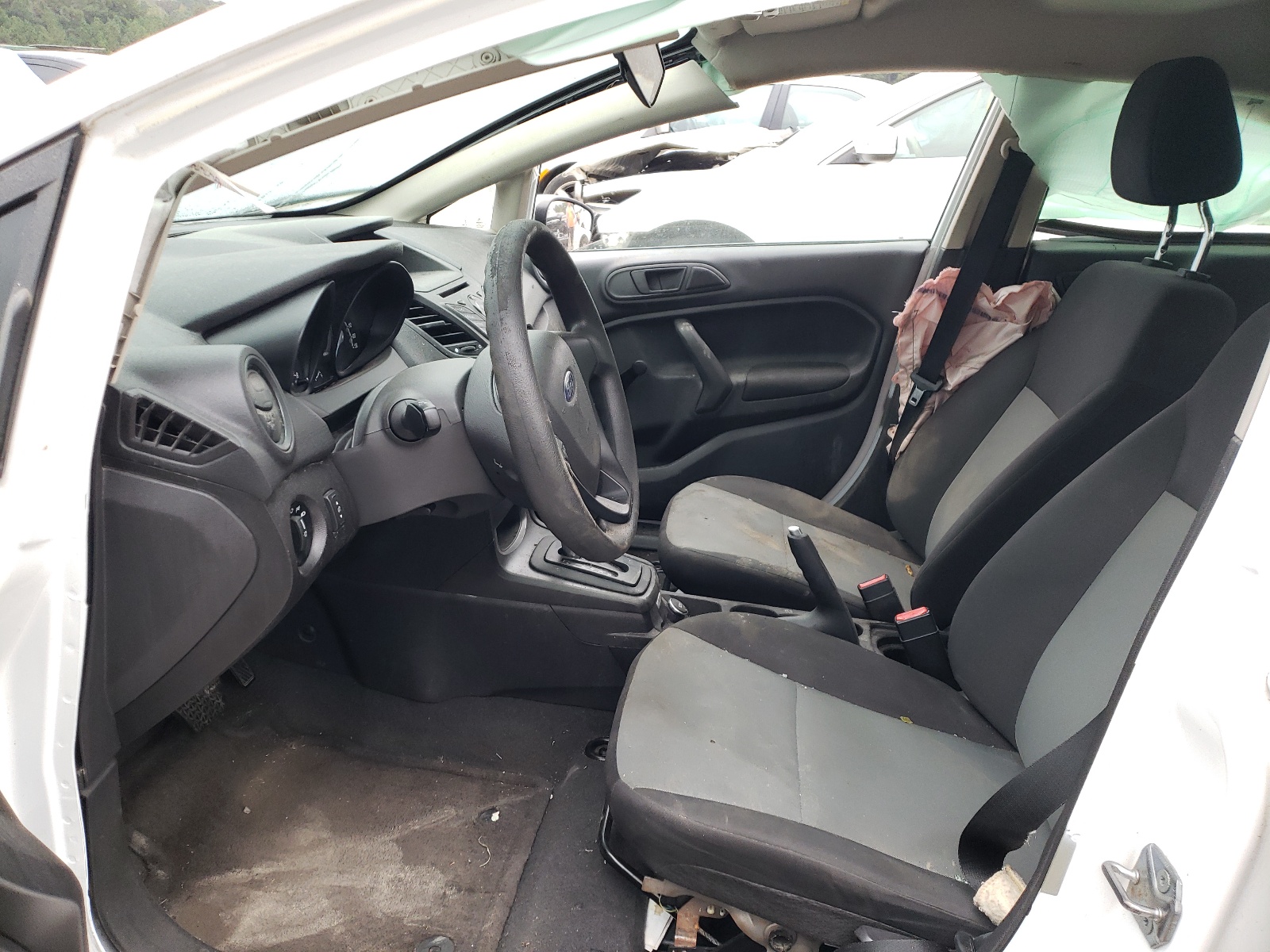 Photo 5 from auction – 2017 FORD FIESTA S with VIN 3FADP4AJ5HM128406