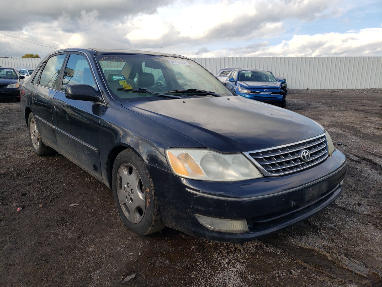 TOYOTA AVALON XL 2003 with VIN 4T1BF28B43U299851 - Photo from auction