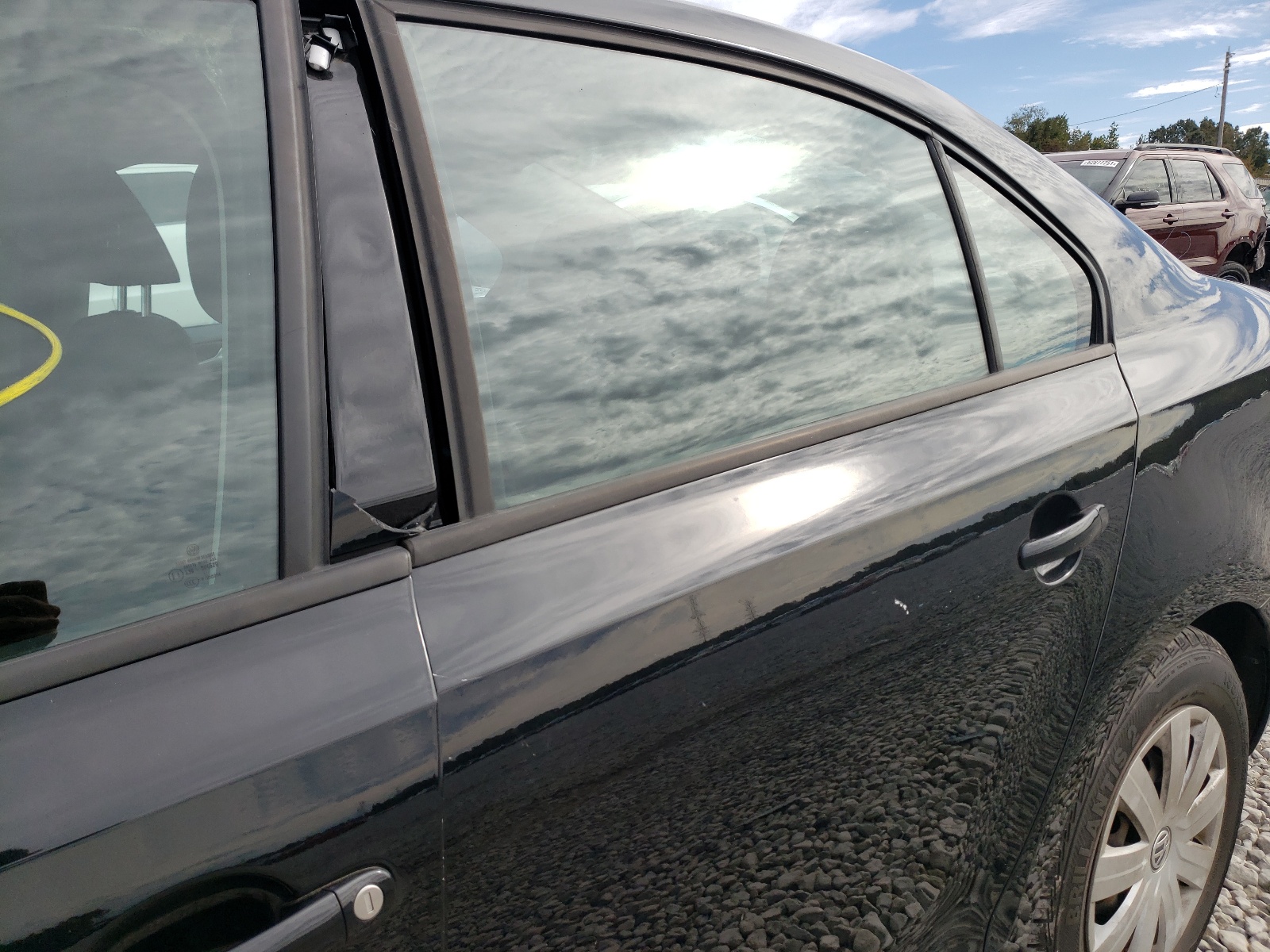 Photo 9 from auction – 2015 VOLKSWAGEN JETTA with VIN 3VW2K7AJ4FM280088