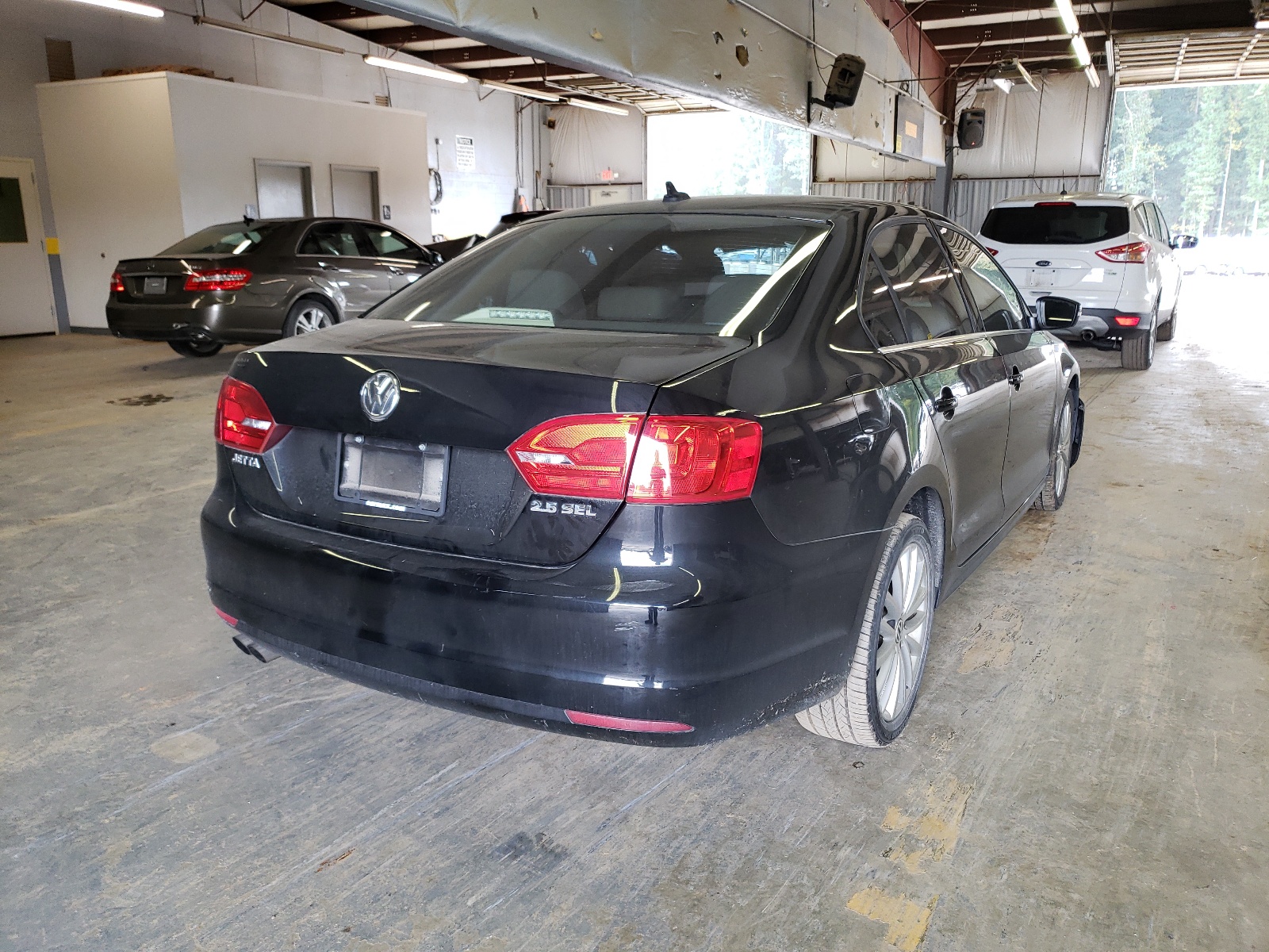Photo 4 from auction – 2011 VOLKSWAGEN JETTA SEL with VIN 3VWLX7AJ3BM093764