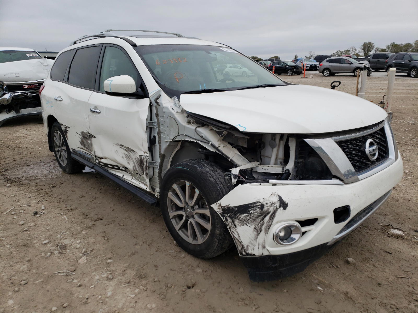 NISSAN PATHFINDER 2014 with VIN 5N1AR2MM1EC629982 - Photo from auction