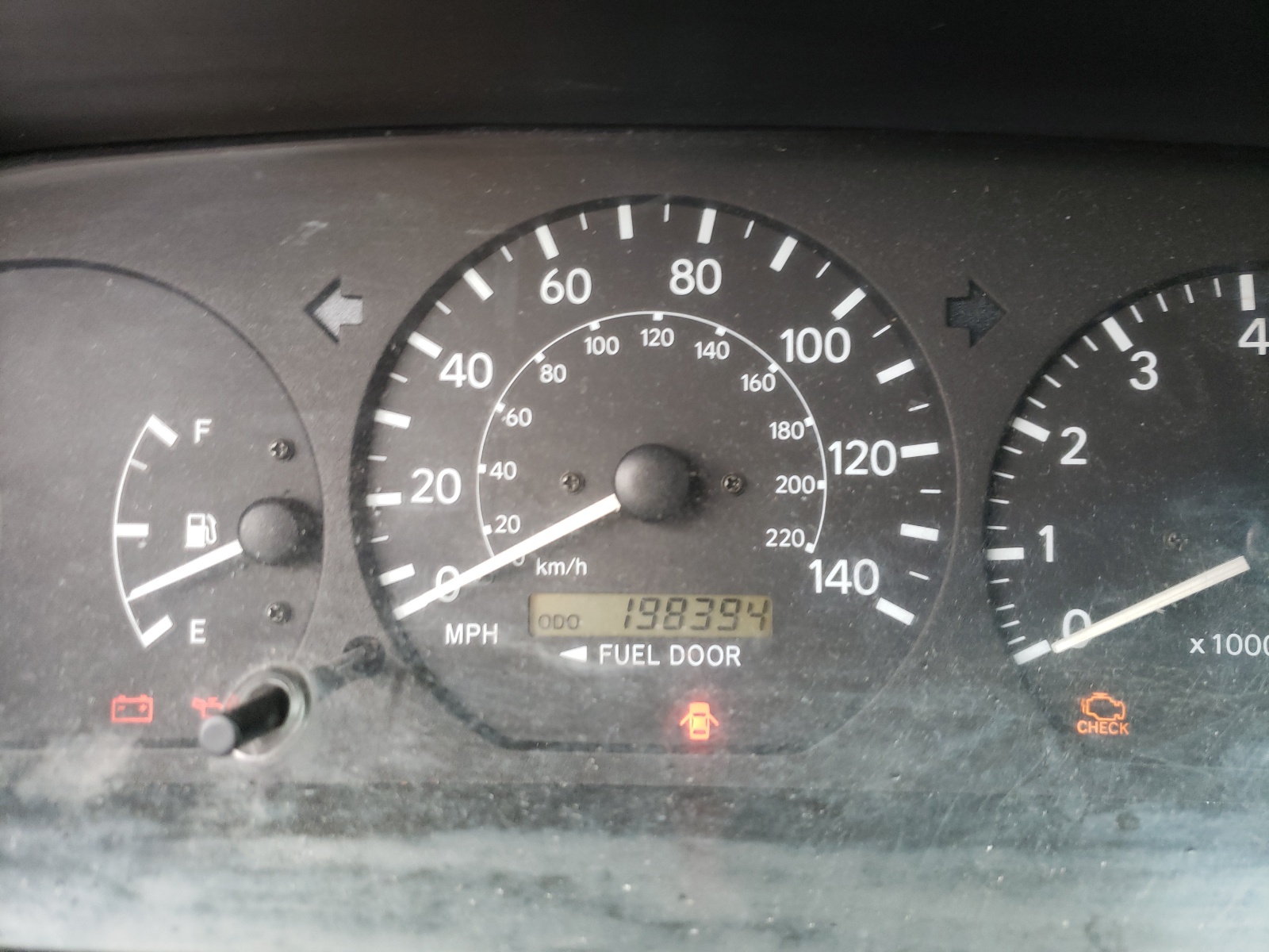 Photo 8 from auction – 2000 TOYOTA CAMRY CE with VIN 4T1BG22K8YU748820
