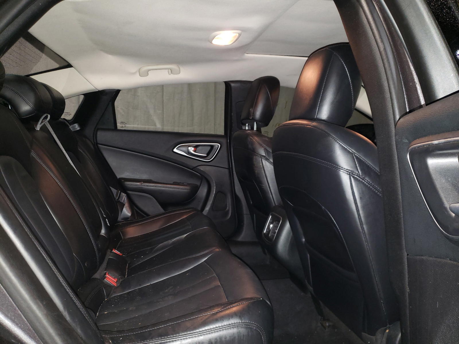 Photo 6 from auction – 2015 CHRYSLER 200 C with VIN 1C3CCCEG0FN624344