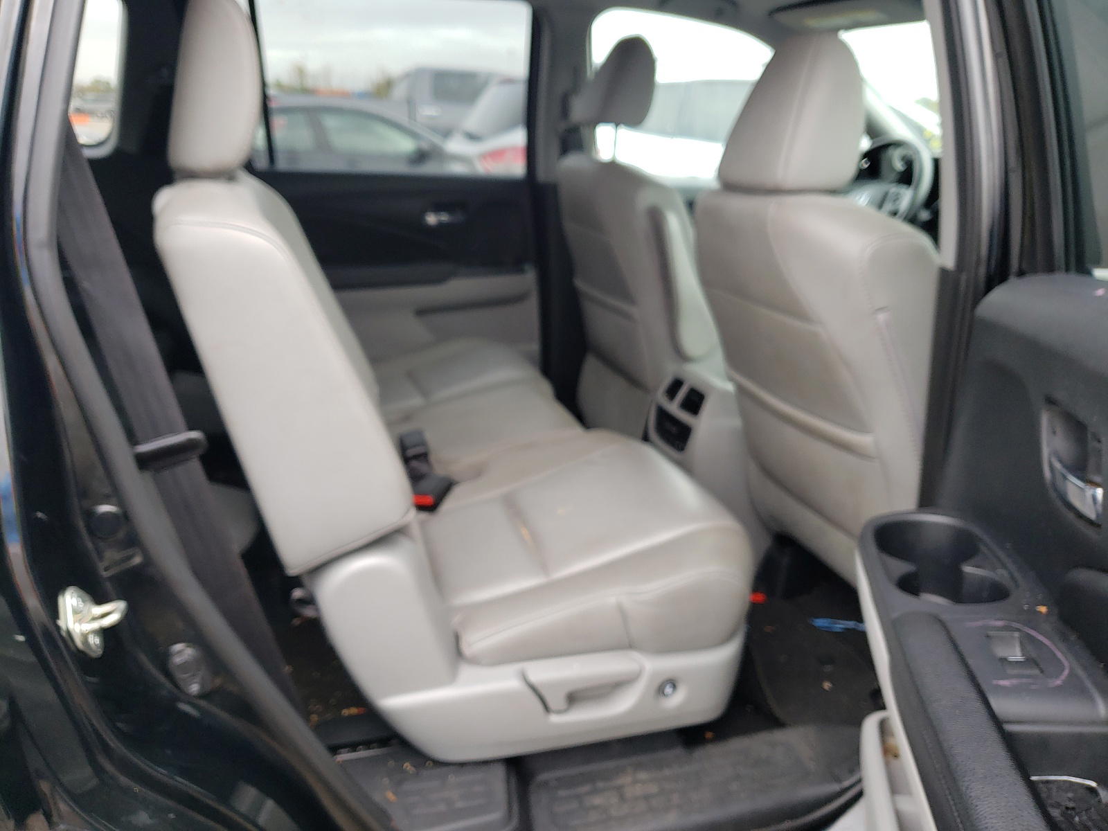 Photo 6 from auction – 2017 HONDA PILOT EXL with VIN 5FNYF6H59HB019096