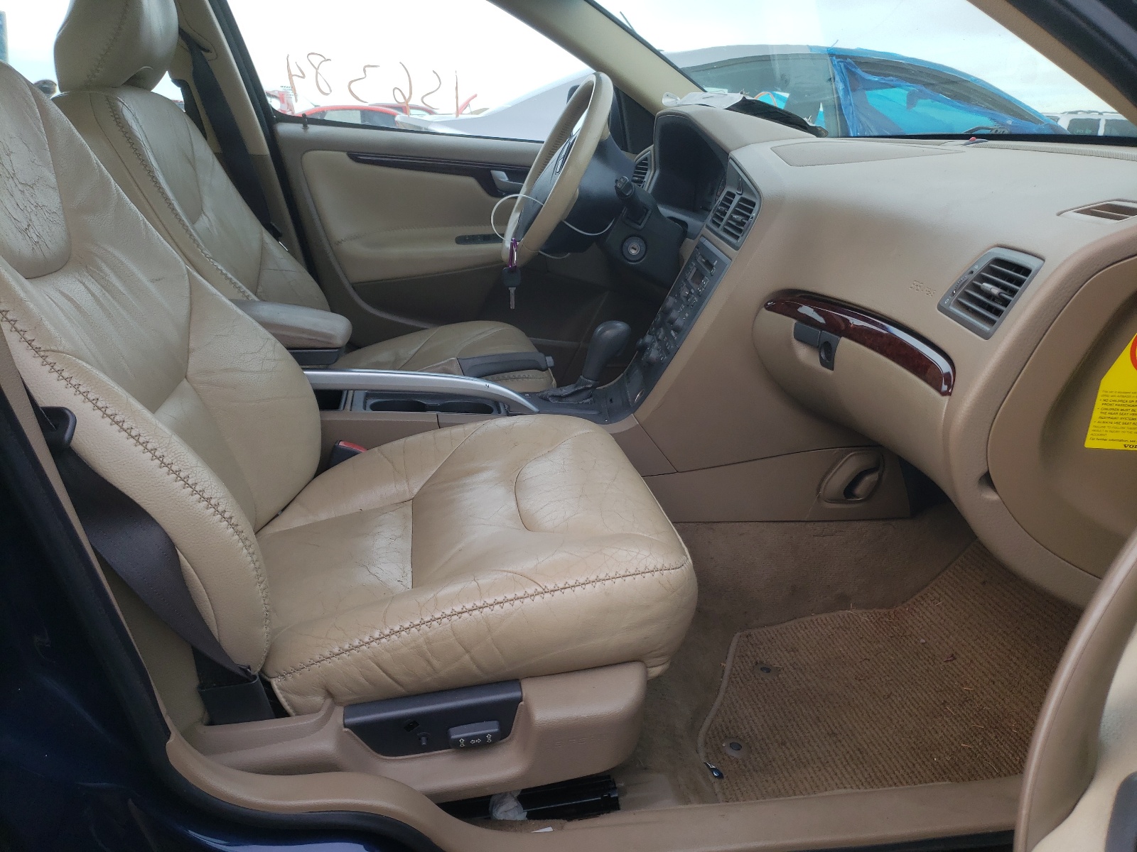 Photo 5 from auction – 2001 VOLVO V70 XC with VIN YV1SZ58D611042438