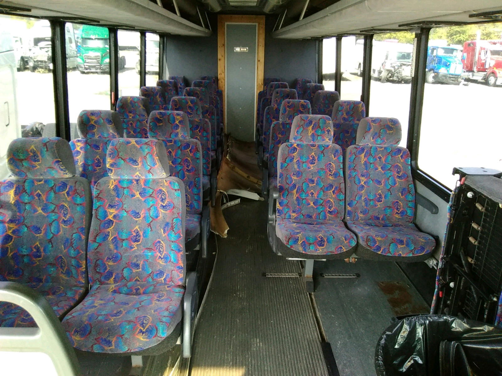 Photo 6 from auction – 2005 FREIGHTLINER CHASSIS FB with VIN 4UZAAZCT45CU11754