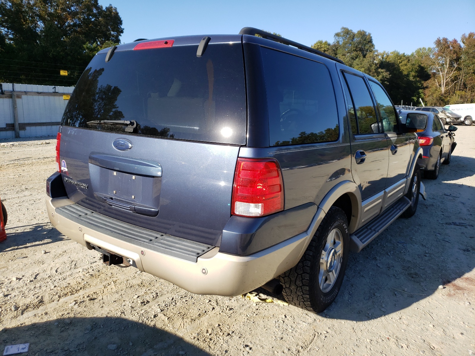 Photo 4 from auction – 2006 FORD EXPEDITION with VIN 1FMFU17546LA91816