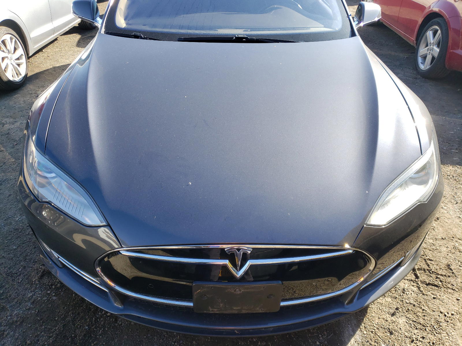 Photo 7 from auction – 2015 TESLA MODEL S 85 with VIN 5YJSA1H24FF082231