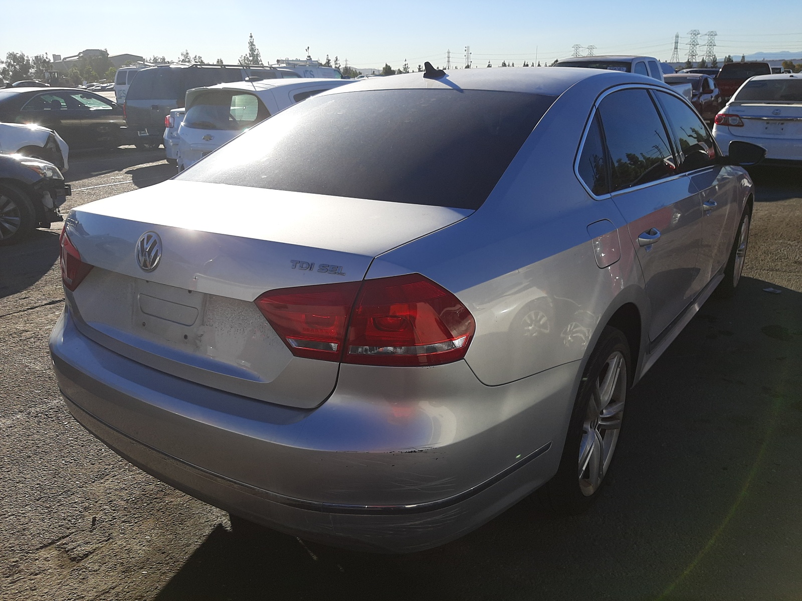 Photo 4 from auction – 2012 VOLKSWAGEN PASSAT SEL with VIN 1VWCN7A32CC040094