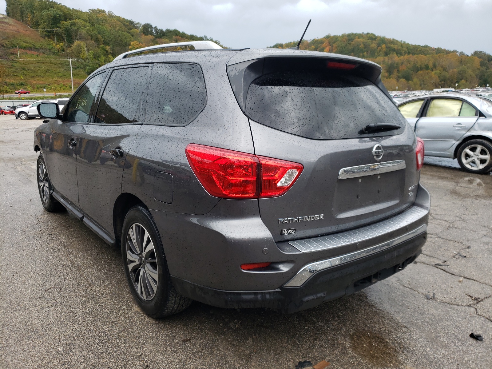 Zdjęcie 3 z aukcji – 2017 NISSAN PATHFINDER z VIN 5N1DR2MM2HC636621