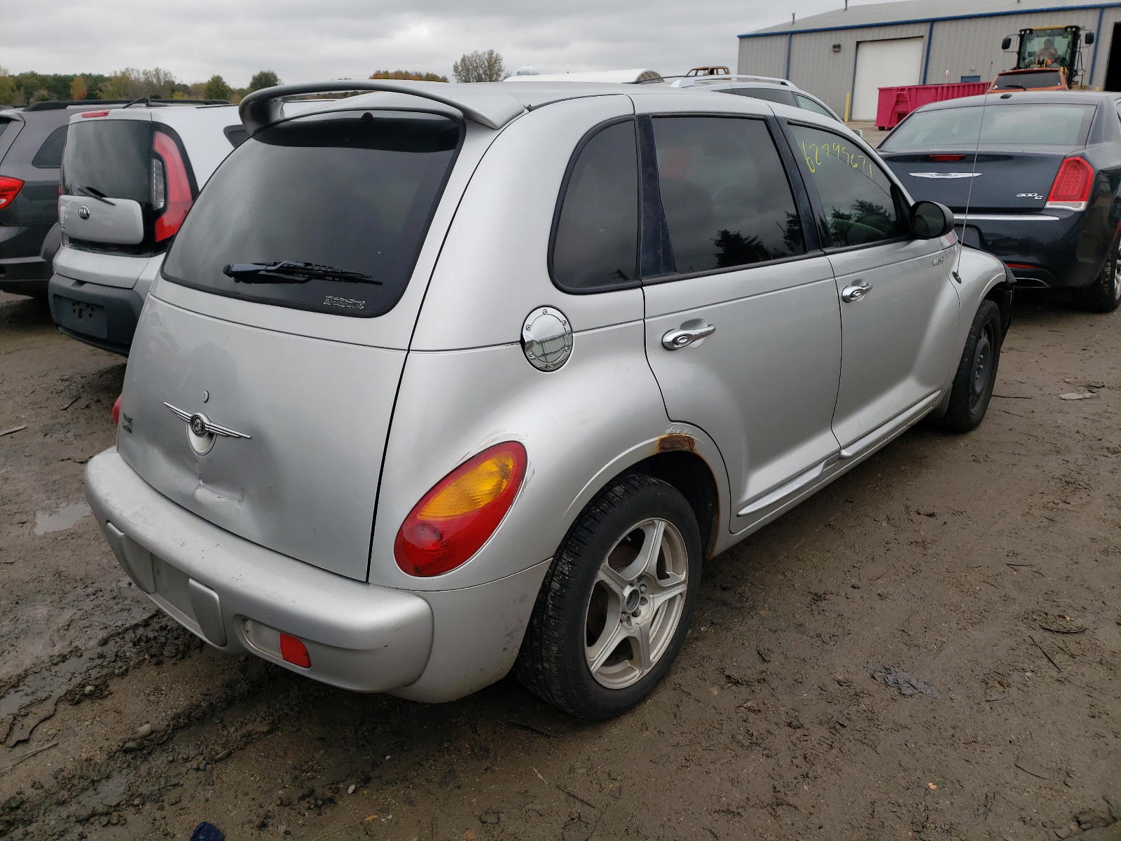 Photo 4 from auction – 2004 CHRYSLER PT CRUISER with VIN 3C4FY58B94T286154