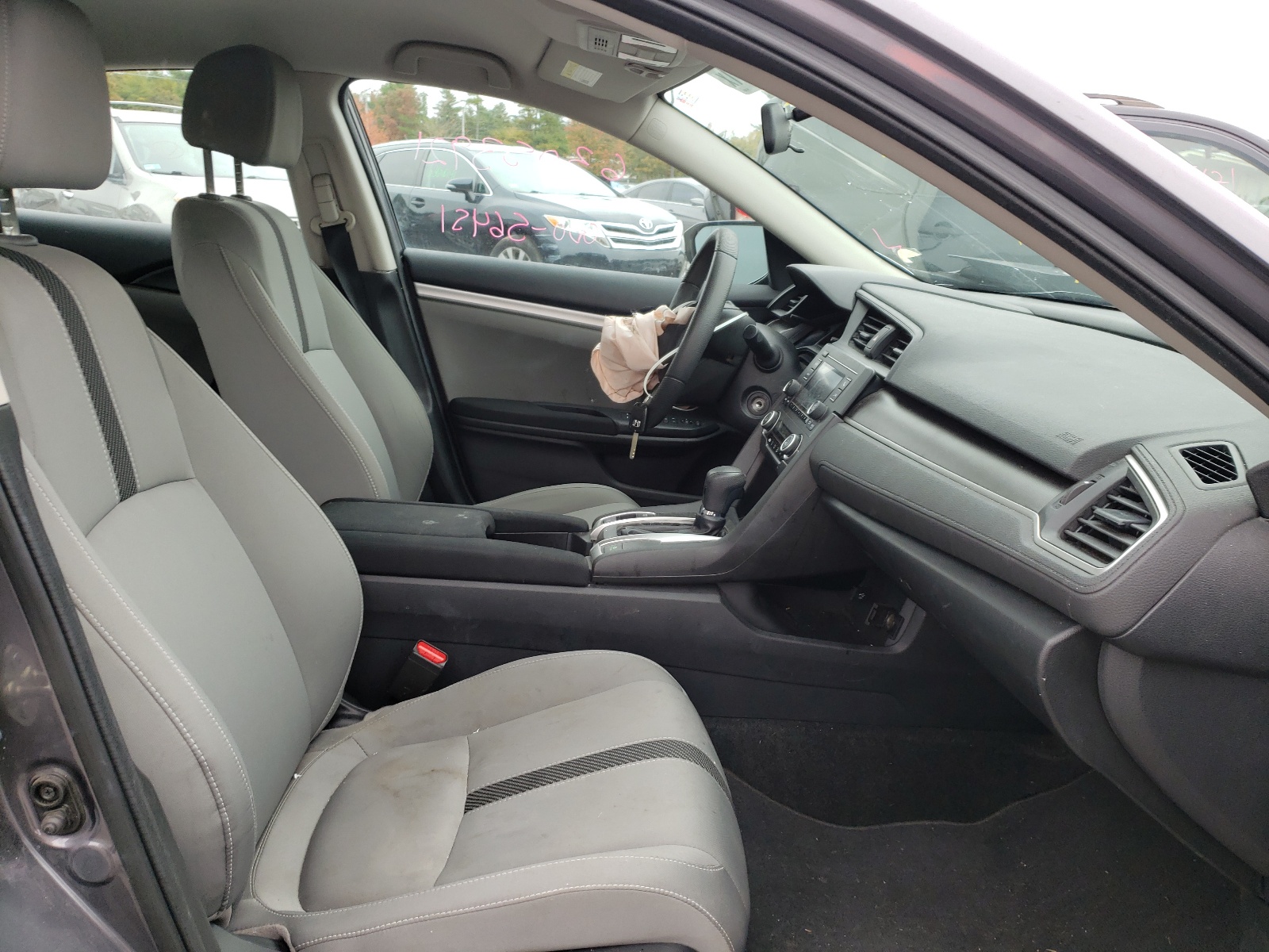 Photo 5 from auction – 2016 HONDA CIVIC LX with VIN 19XFC2F55GE205718