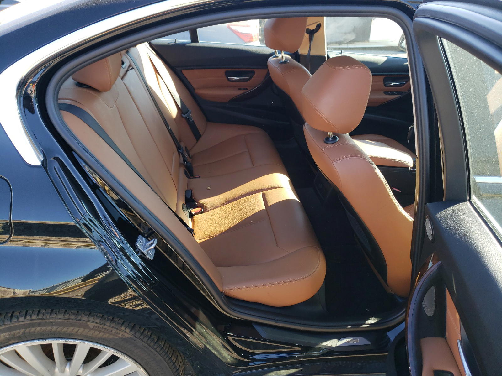 Photo 6 from auction – 2014 BMW 328 I with VIN WBA3A5C51EP602352