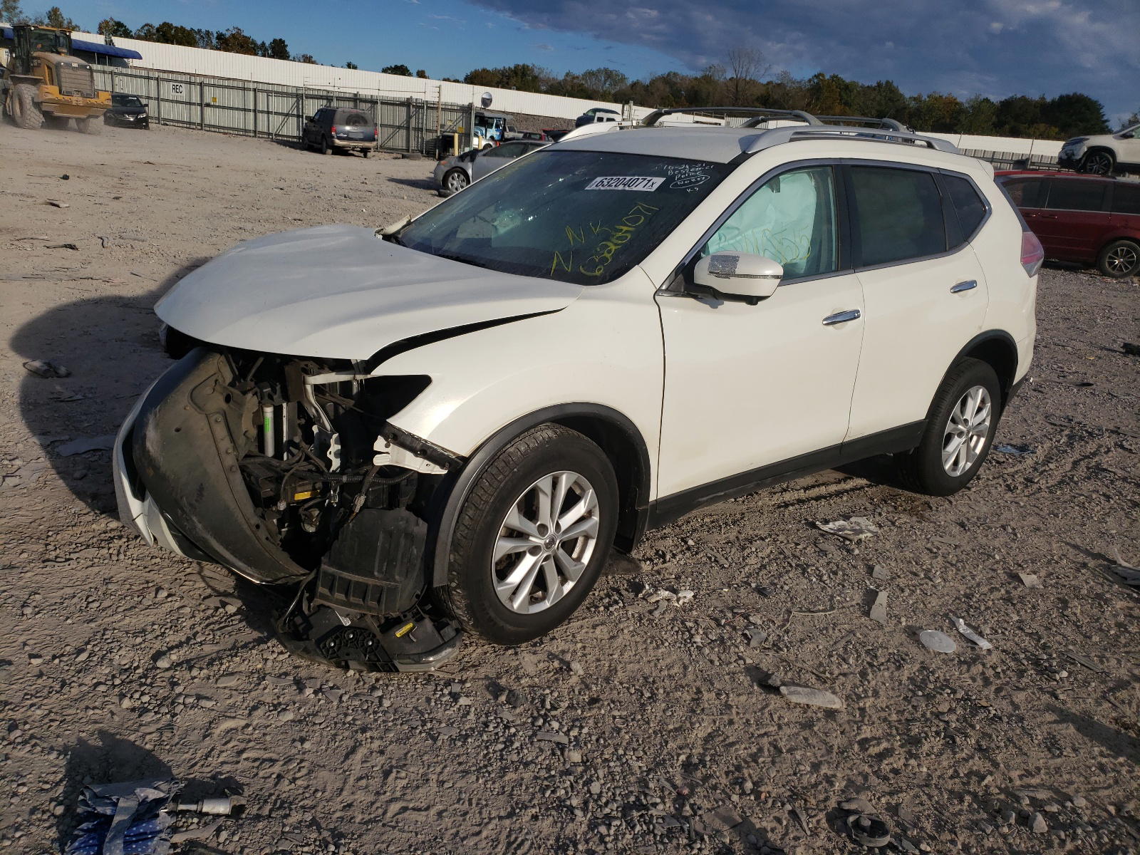 Photo 2 from auction – 2015 NISSAN ROGUE S with VIN KNMAT2MT3FP573695