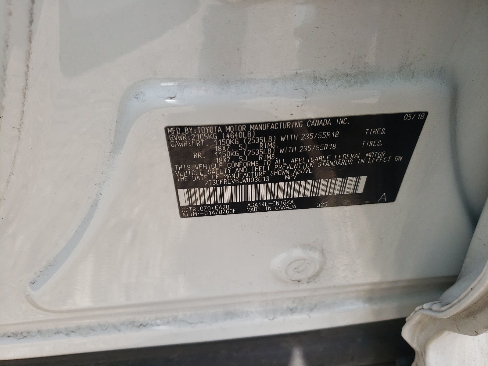 Photo 10 from auction – 2018 TOYOTA RAV4 LIMIT with VIN 2T3DFREV6JW803613