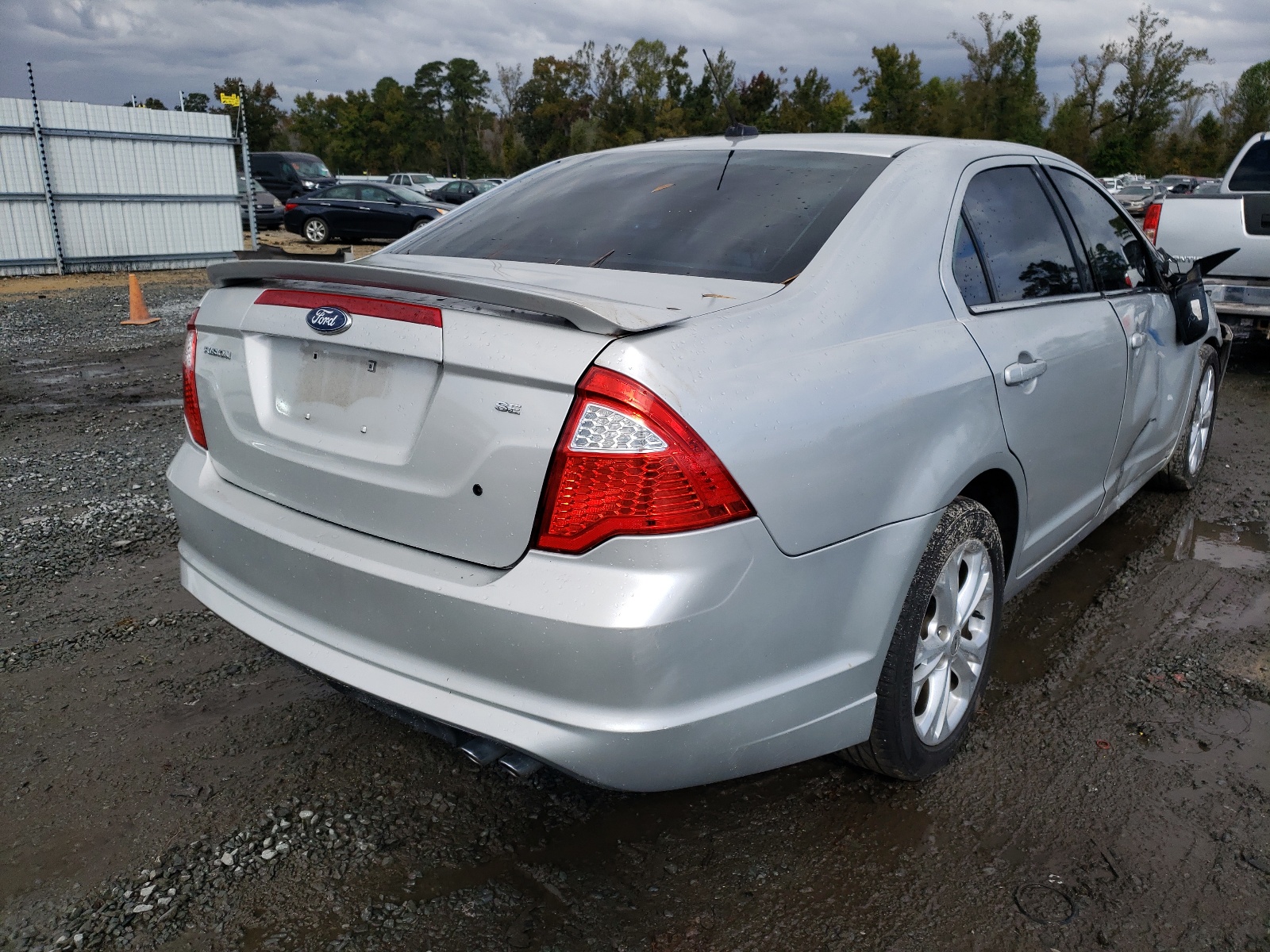 Photo 4 from auction – 2012 FORD FUSION SE with VIN 3FAHP0HA3CR371823