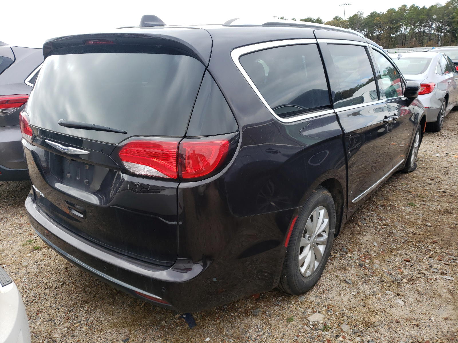 Photo 4 from auction – 2019 CHRYSLER PACIFICA T with VIN 2C4RC1BG4KR575869