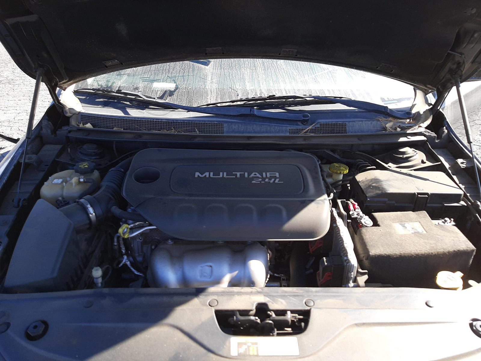 Photo 7 from auction – 2015 CHRYSLER 200 LIMITE with VIN 1C3CCCAB4FN633056