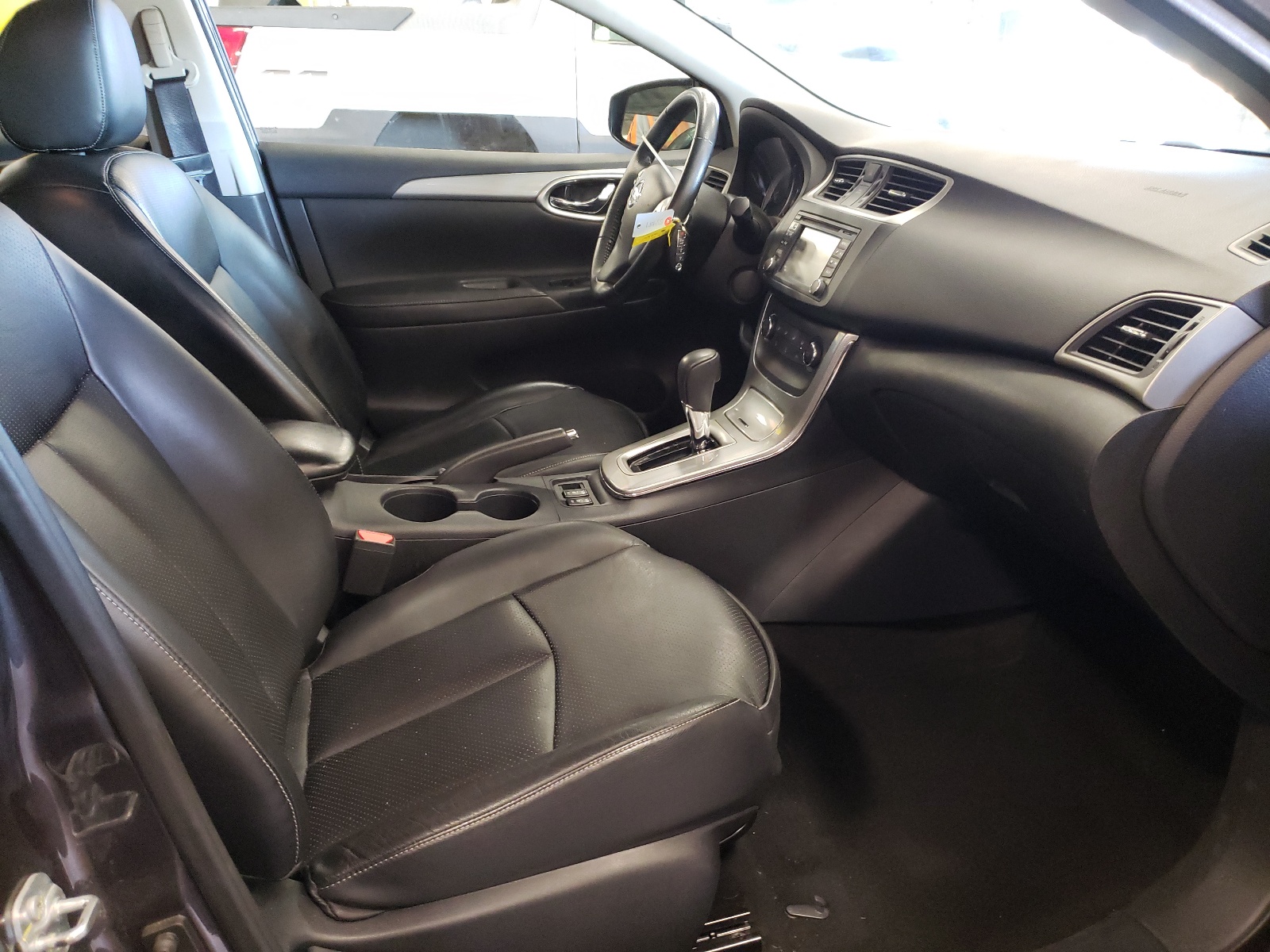 Photo 5 from auction – 2015 NISSAN SENTRA S with VIN 3N1AB7AP2FY269377