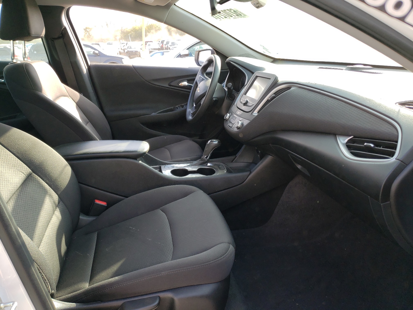 Photo 5 from auction – 2018 CHEVROLET MALIBU LS with VIN 1G1ZB5ST1JF292416