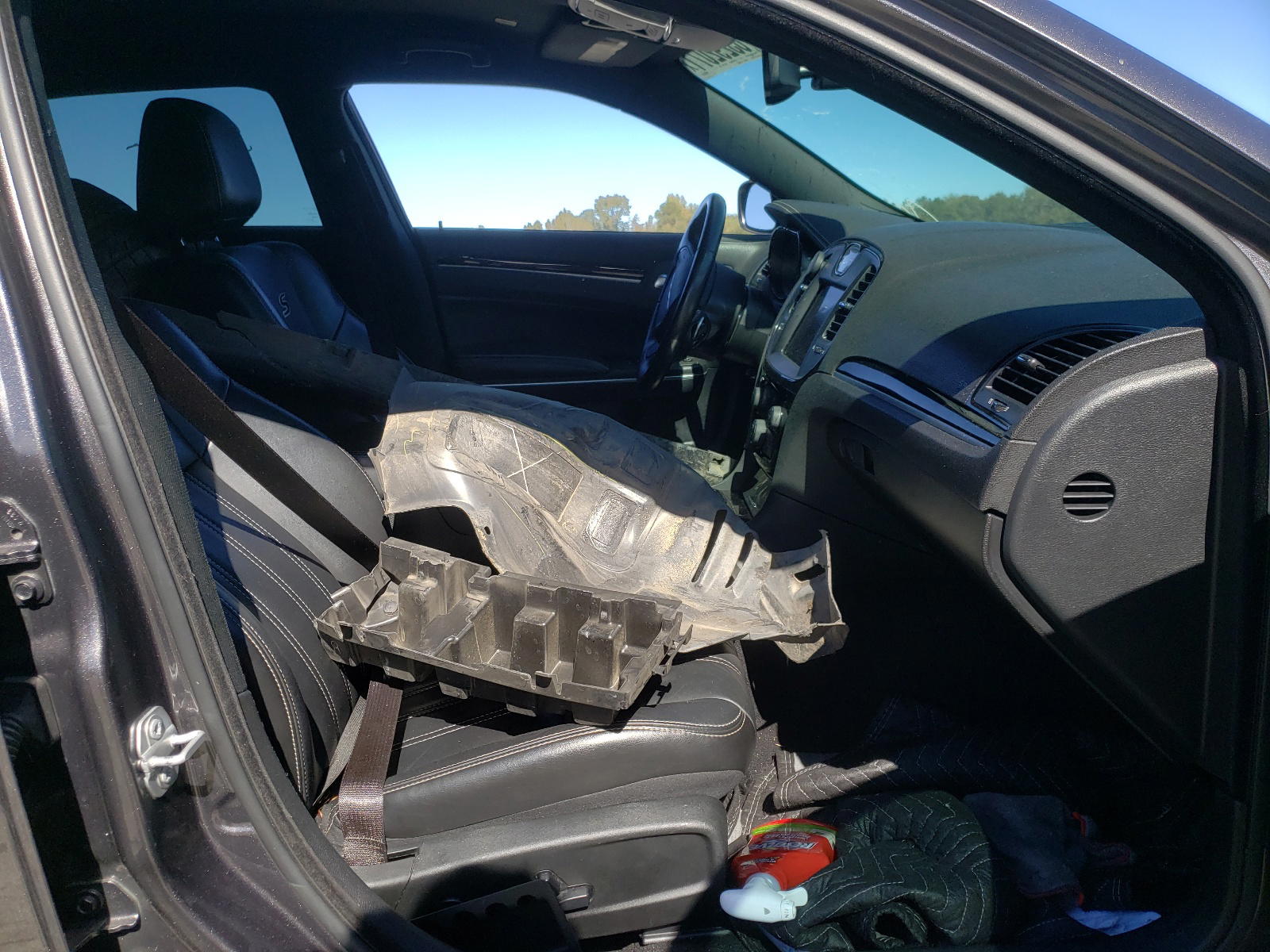 Photo 5 from auction – 2019 CHRYSLER 300 S with VIN 2C3CCABG6KH697777
