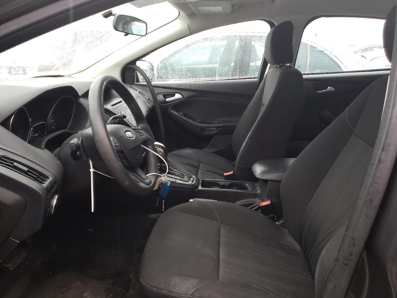 Photo 5 from auction – 2016 FORD FOCUS SE with VIN 1FADP3KE1GL326735