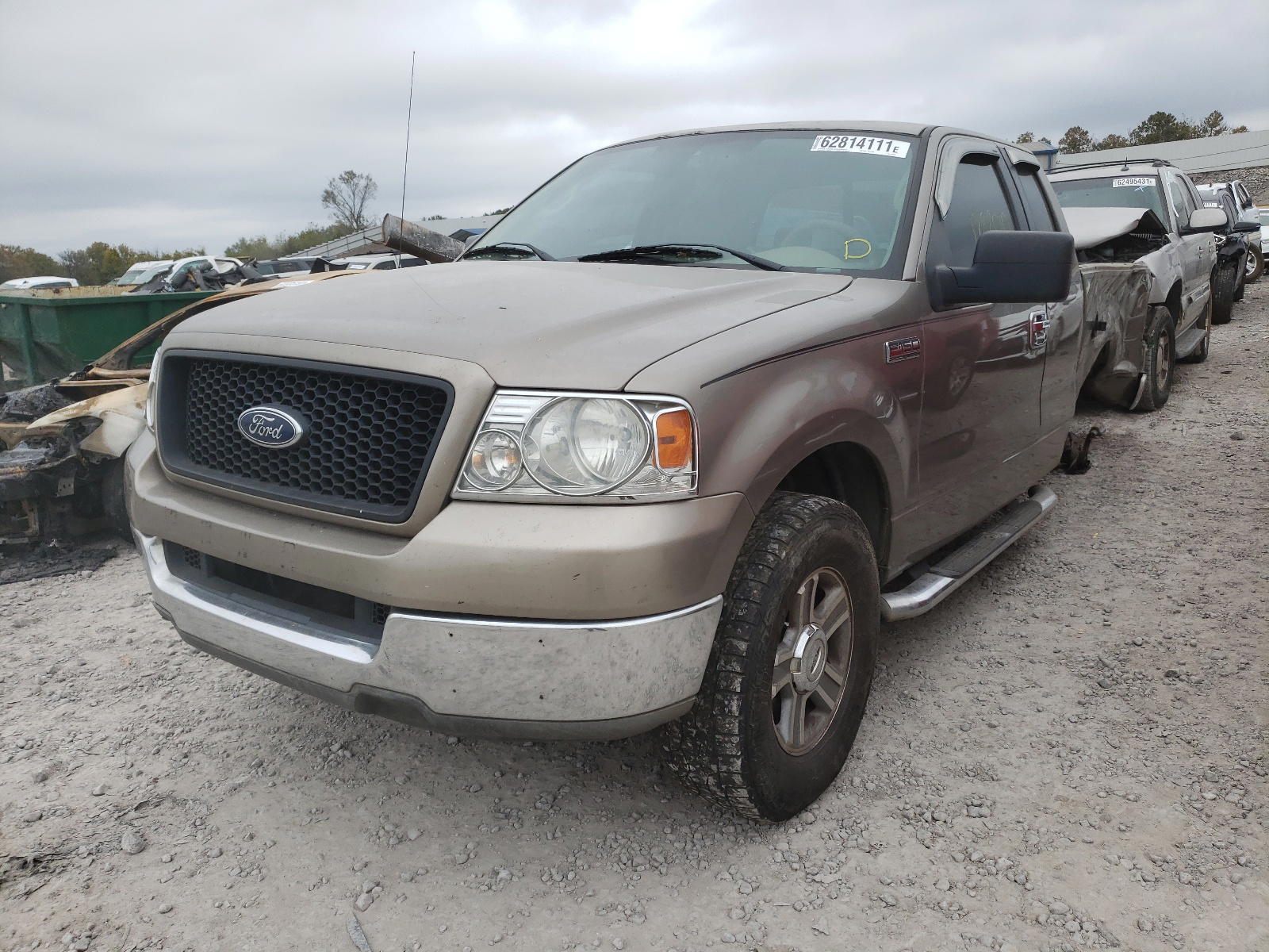 Photo 2 from auction – 2005 FORD F150 with VIN 1FTRX12W65FA22728