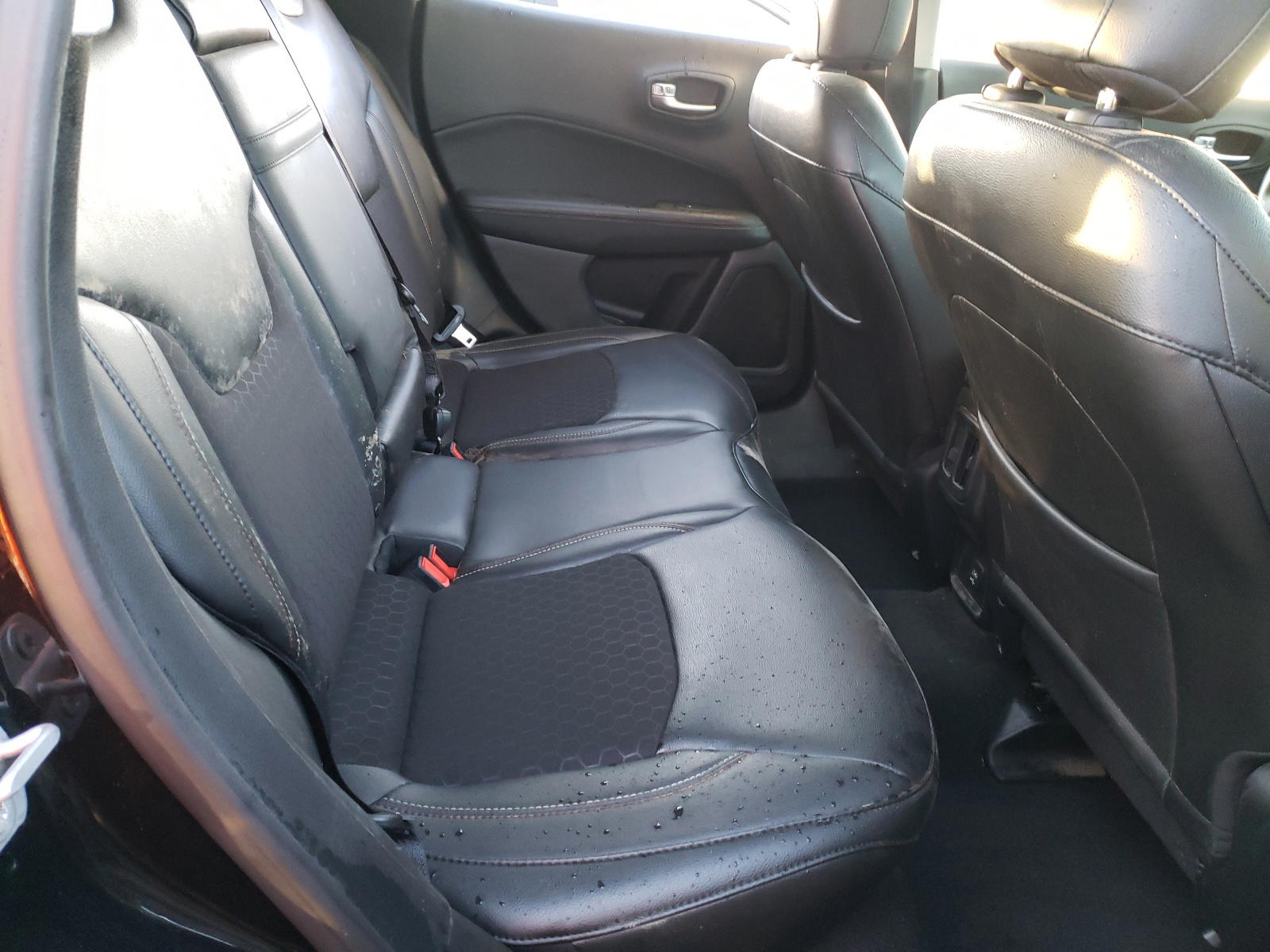 Photo 6 from auction – 2018 JEEP COMPASS LA with VIN 3C4NJDBB2JT366393