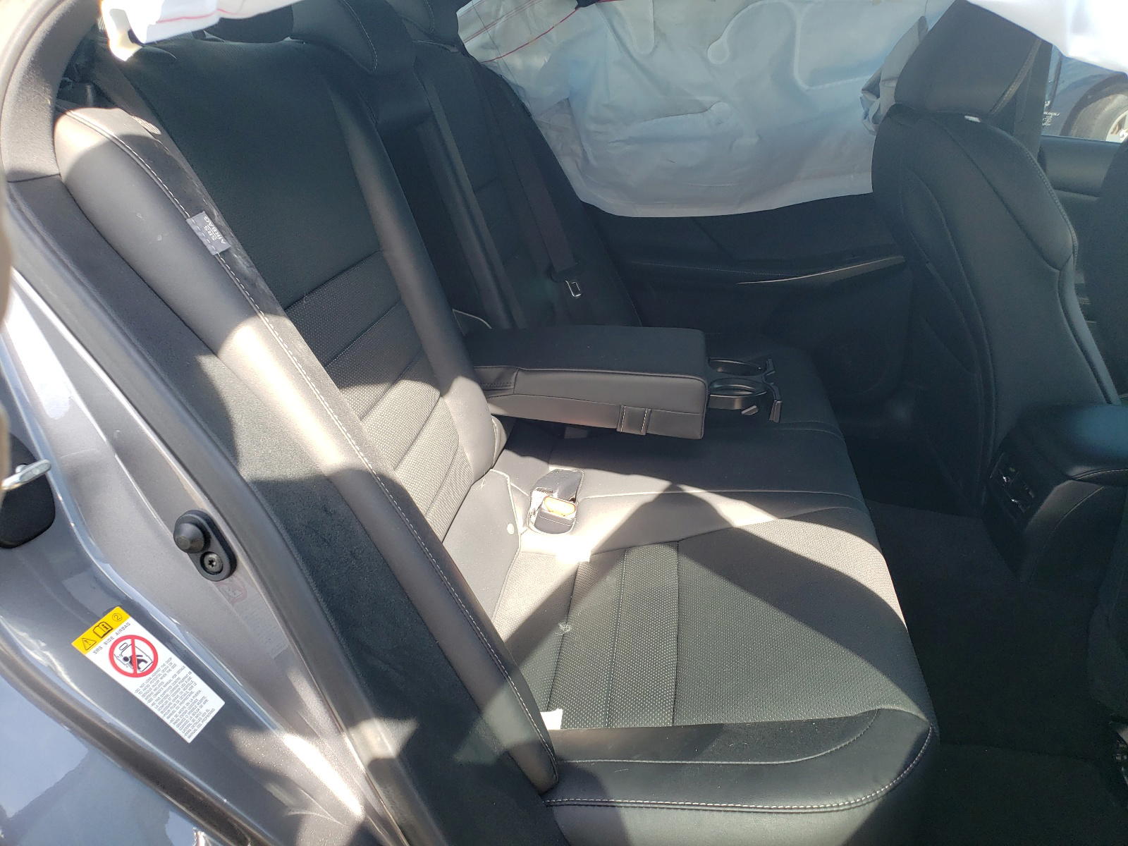 Photo 6 from auction – 2018 LEXUS IS 350 with VIN JTHBZ1D23J5033772