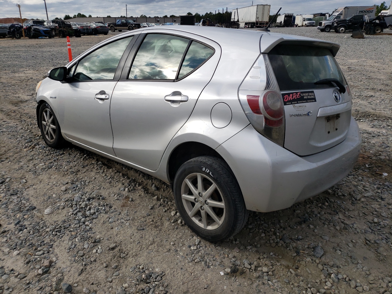 Photo 3 from auction – 2013 TOYOTA PRIUS C with VIN JTDKDTB33D1538455