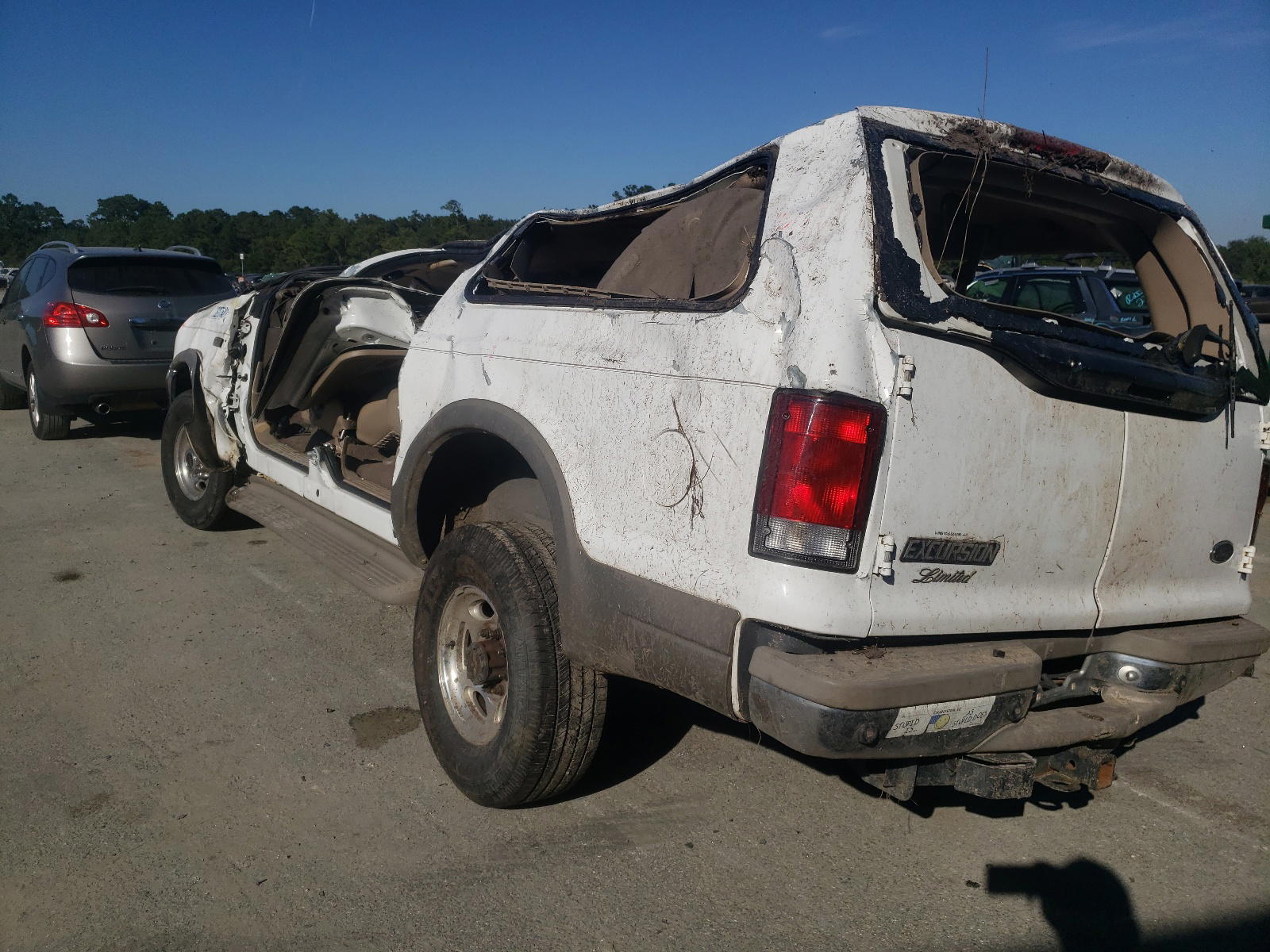 Photo 3 from auction – 2000 FORD EXCURSION with VIN 1FMSU43F5YEC77550