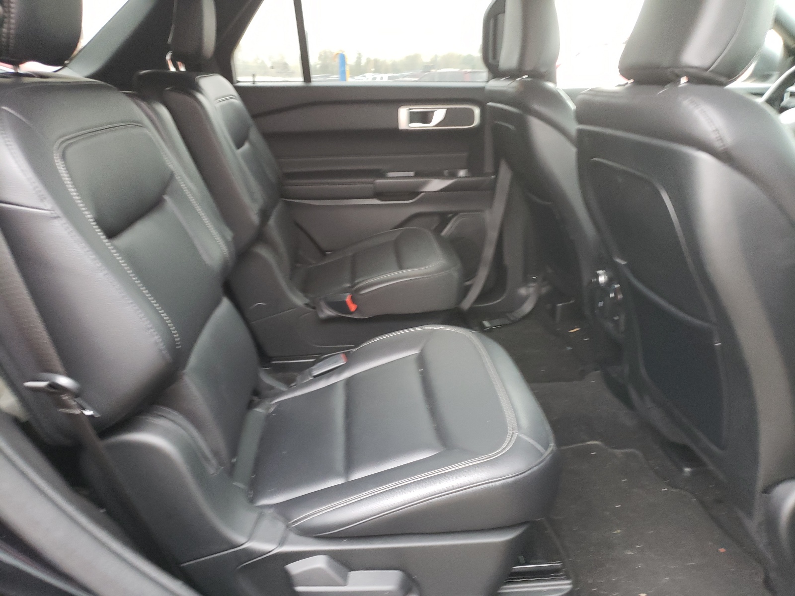 Photo 6 from auction – 2020 FORD EXPLORER X with VIN 1FMSK8DH7LGC26383