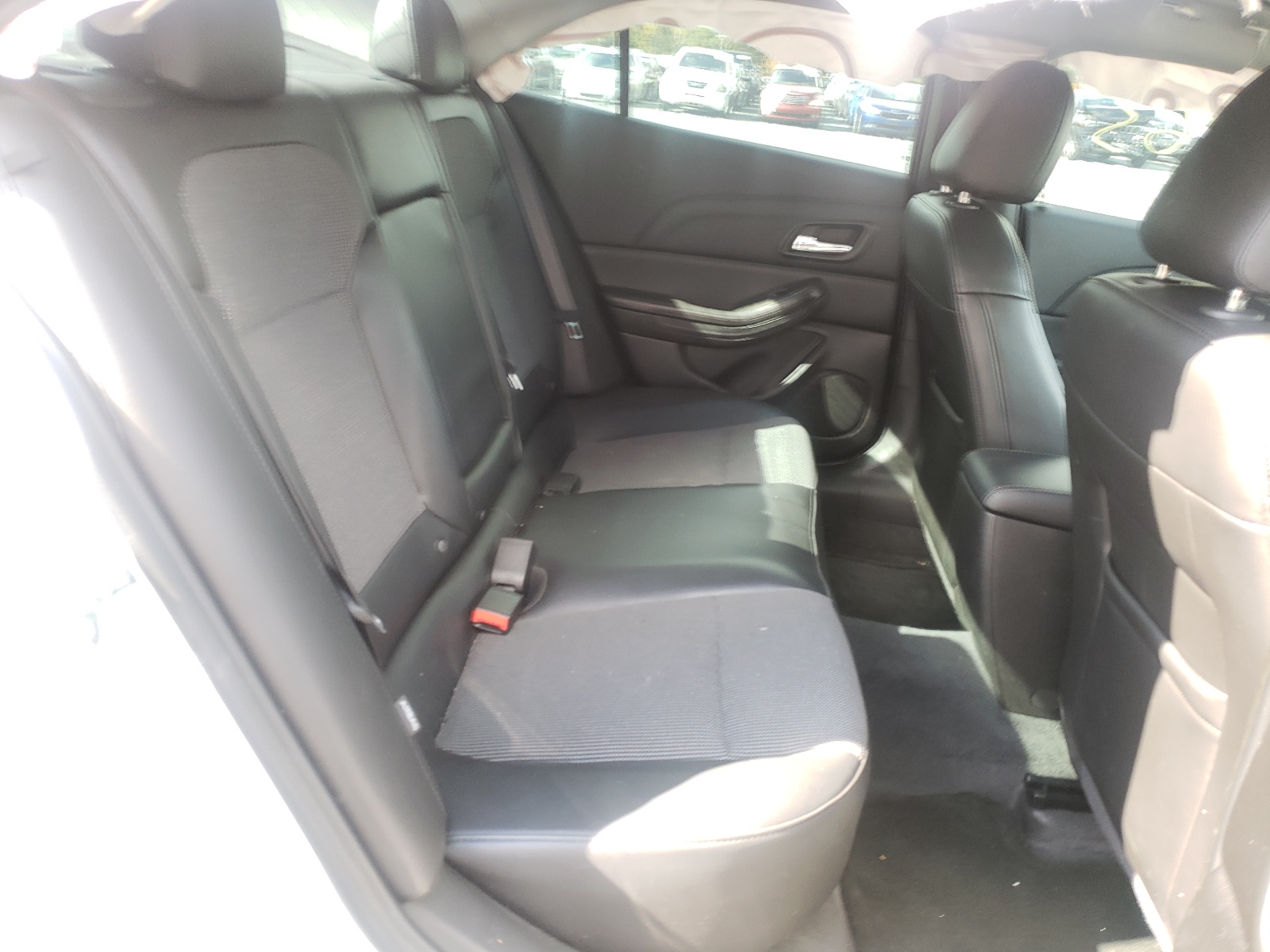 Photo 6 from auction – 2015 CHEVROLET MALIBU 1LT with VIN 1G11C5SL6FU153475