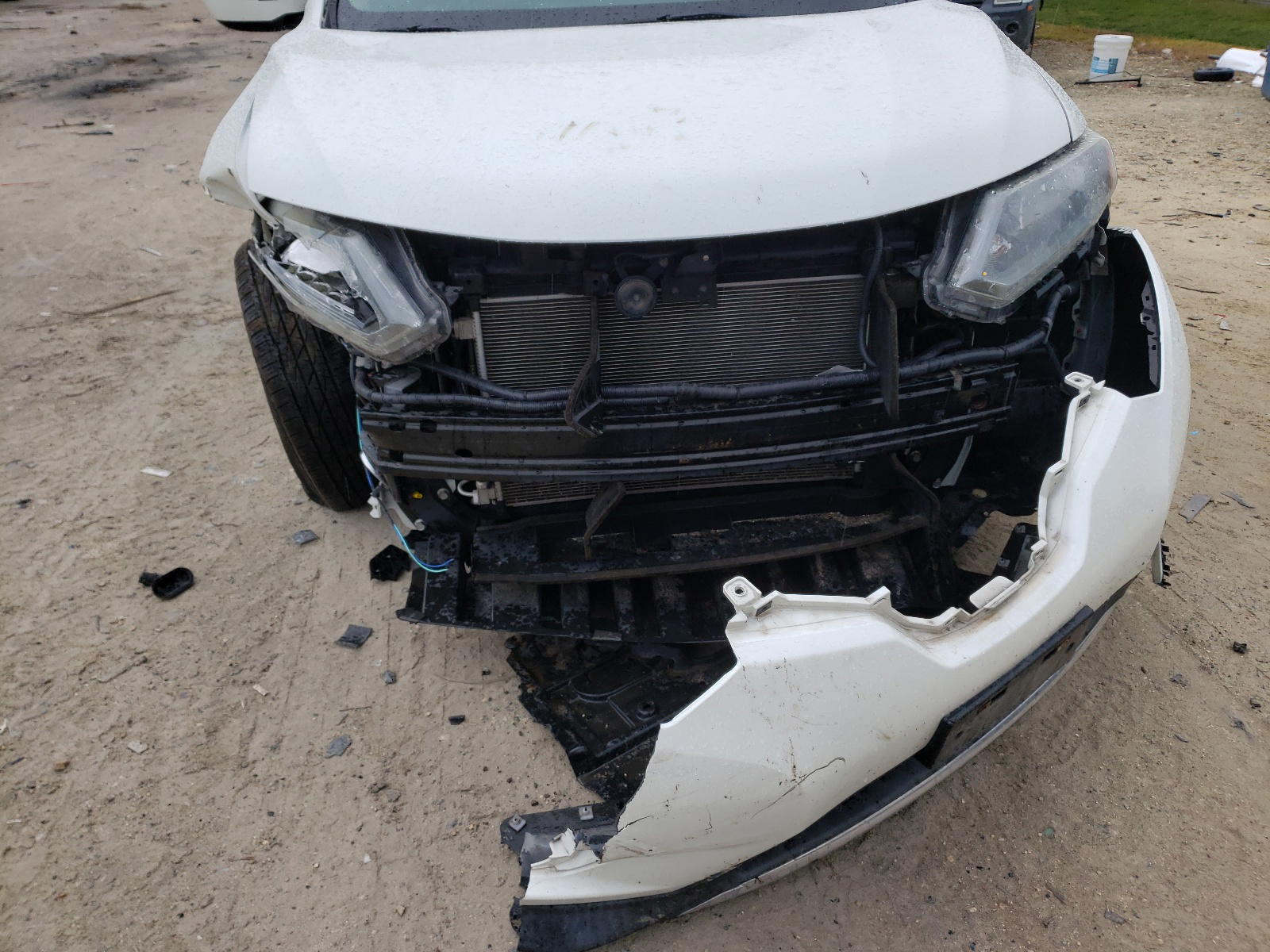 Photo 9 from auction – 2015 NISSAN ROGUE S with VIN 5N1AT2MT7FC767147