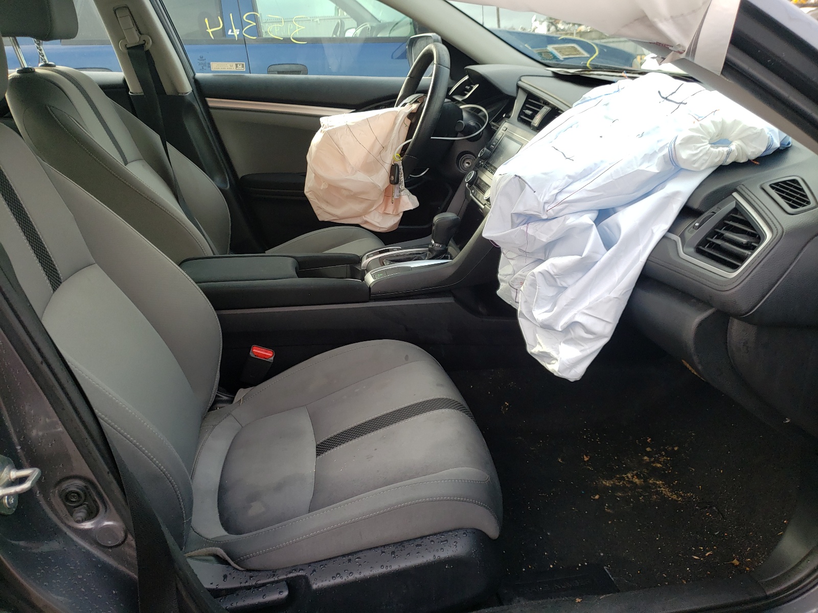 Photo 5 from auction – 2019 HONDA CIVIC LX with VIN 2HGFC2F62KH590291
