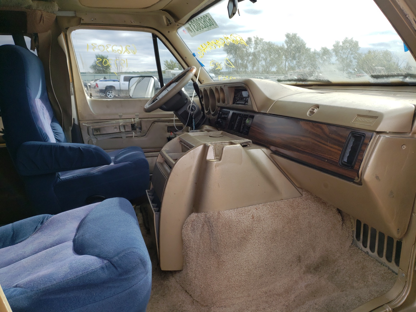 Photo 5 from auction – 1997 DODGE RAM 2500 with VIN 2B6HB21YXVK603223