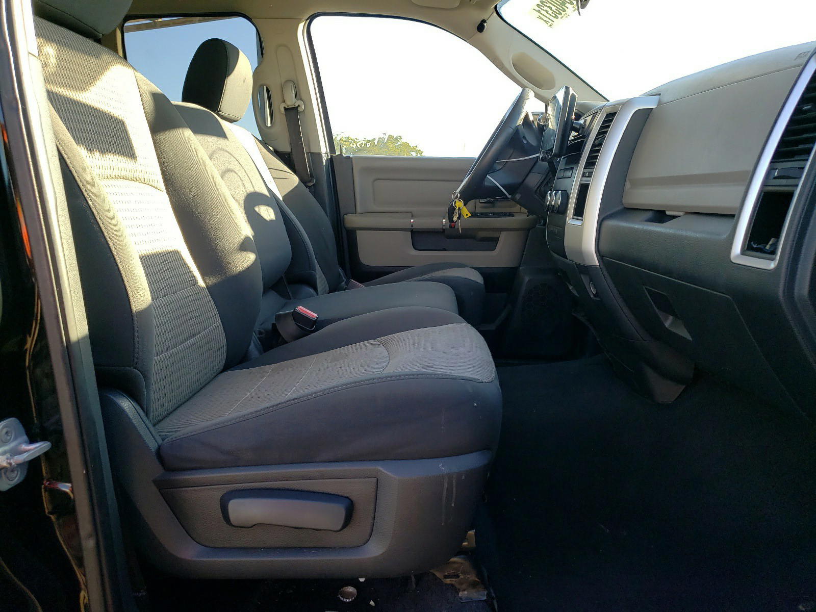 Photo 5 from auction – 2012 DODGE RAM 1500 S with VIN 1C6RD6GP2CS116379
