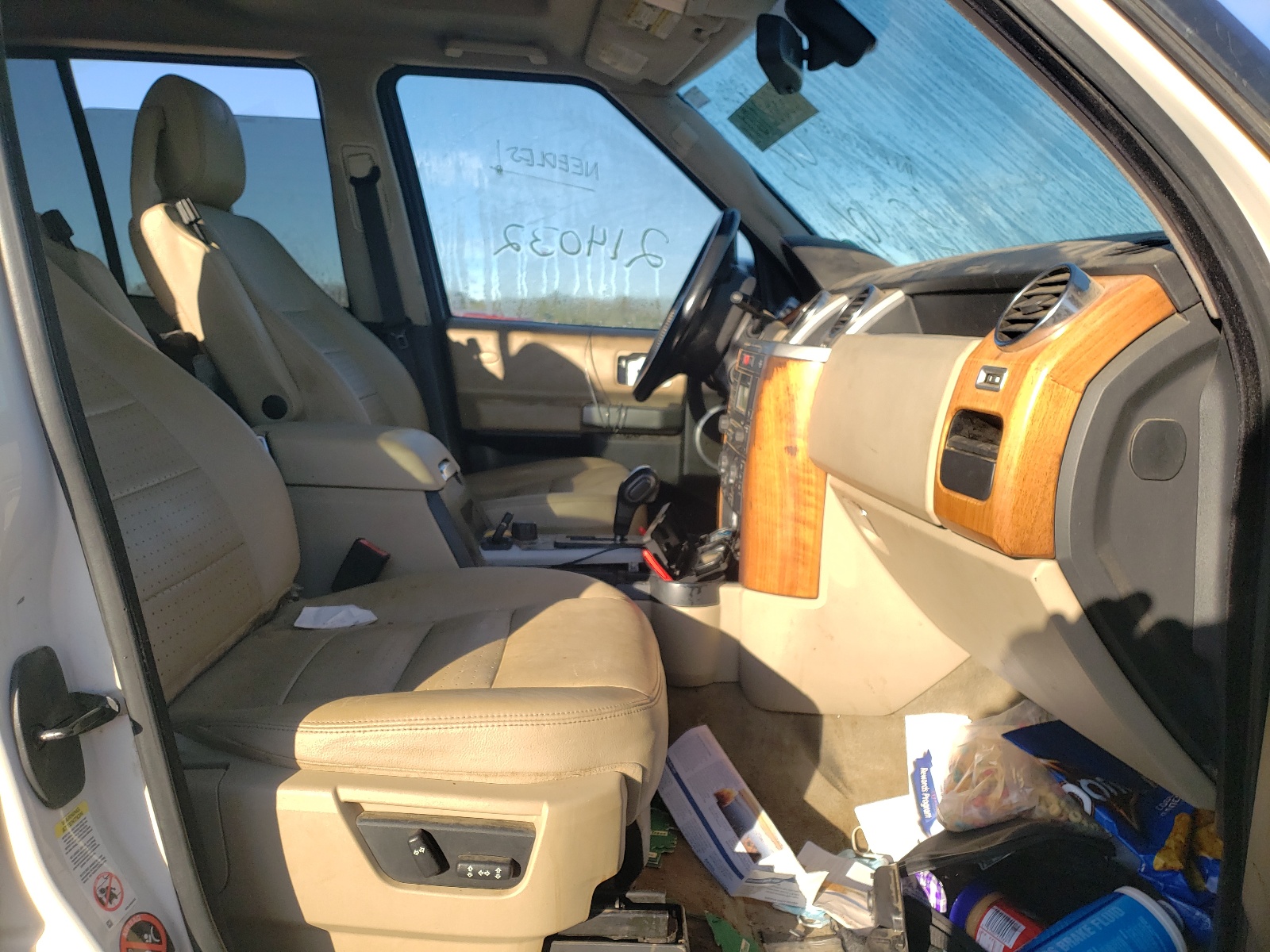 Photo 5 from auction – 2009 LAND ROVER LR3 S with VIN SALAC25469A503888