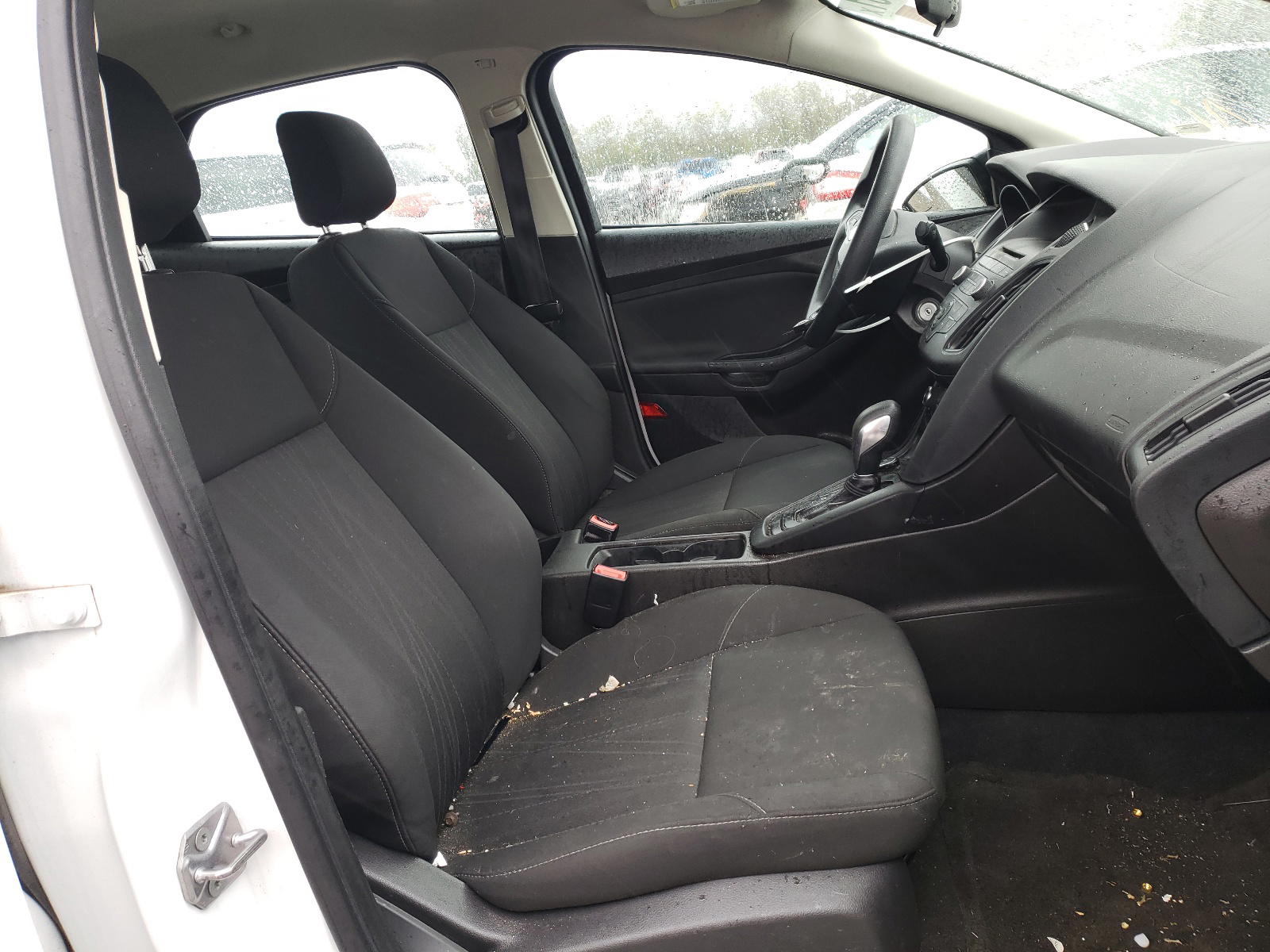 Photo 5 from auction – 2016 FORD FOCUS S with VIN 1FADP3E27GL387461
