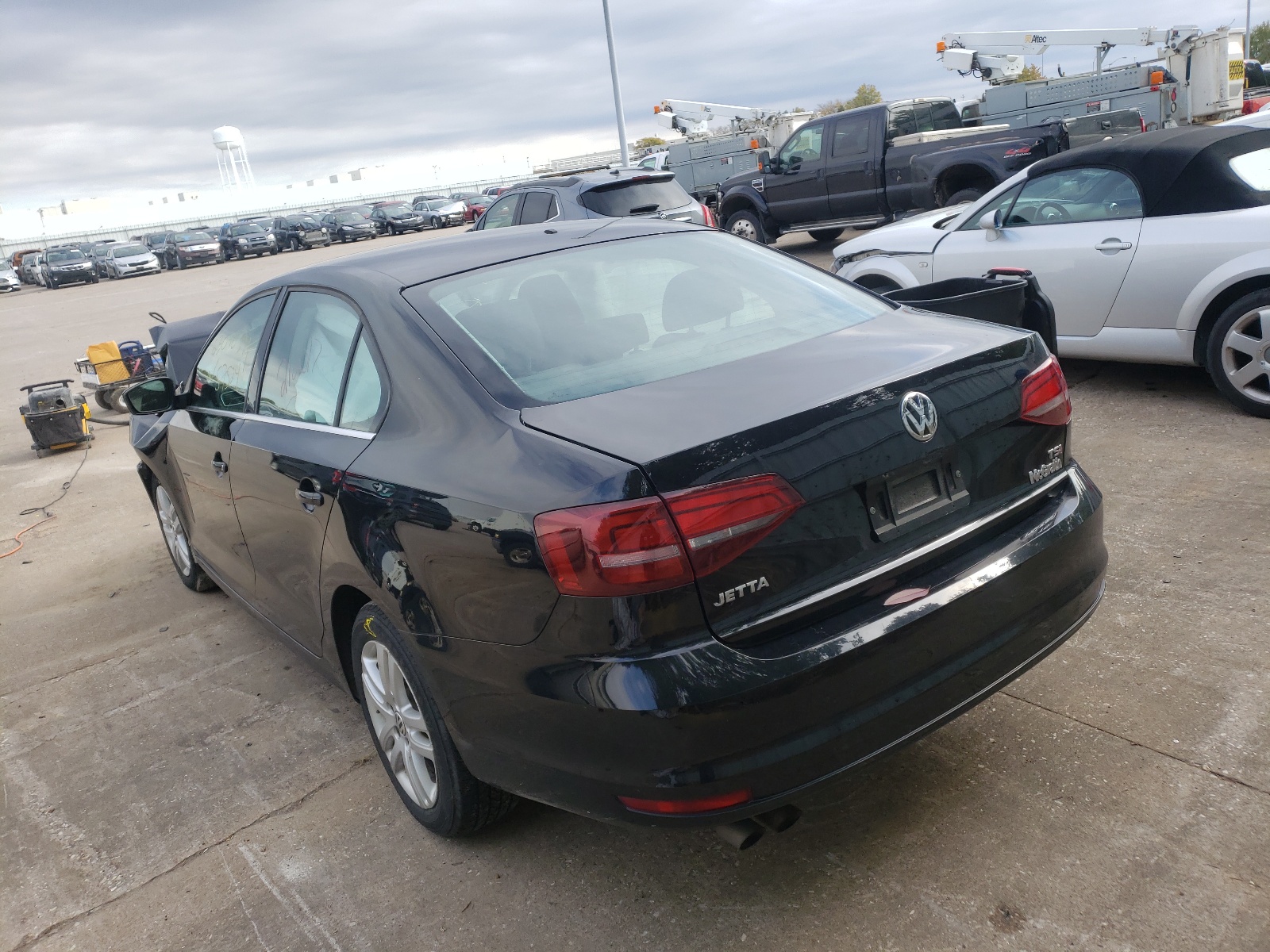 Photo 3 from auction – 2017 VOLKSWAGEN JETTA S with VIN 3VW2B7AJ2HM370262