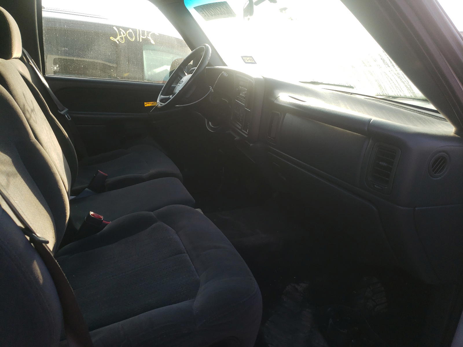 Photo 5 from auction – 2002 CHEVROLET SILVERADO with VIN 2GCEC19V121174233