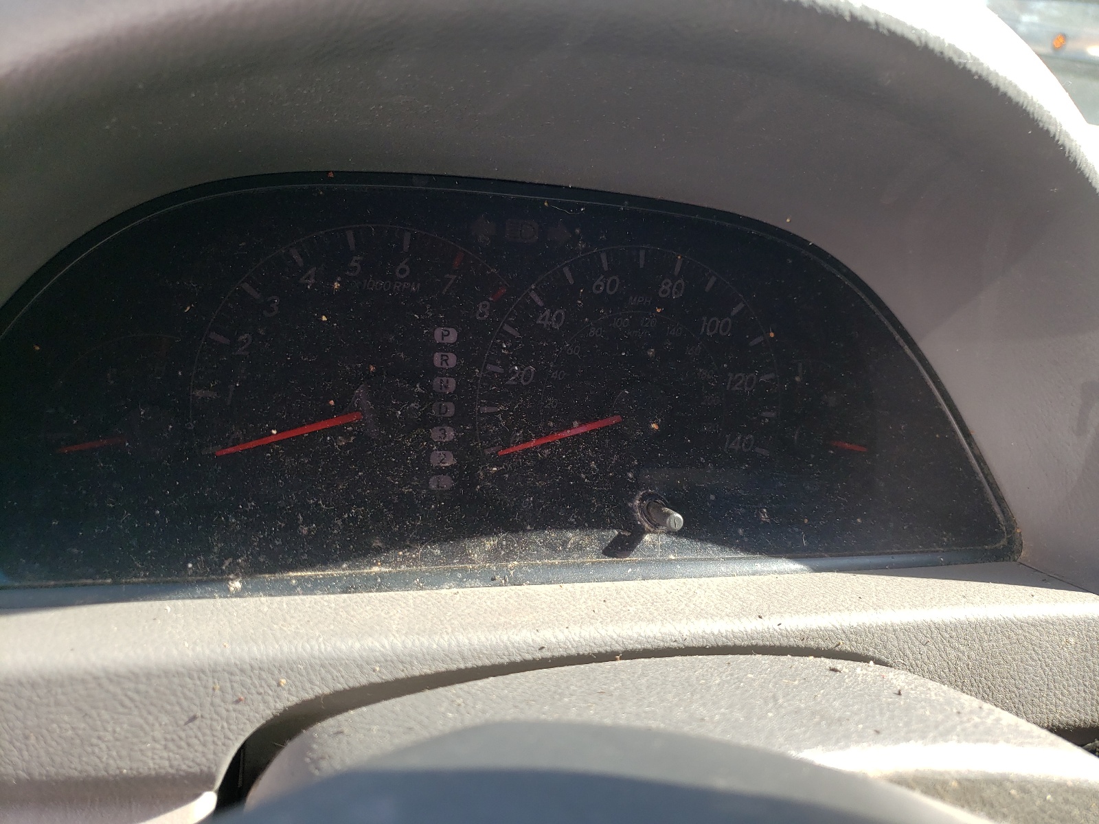 Photo 8 from auction – 2005 TOYOTA CAMRY LE with VIN 4T1BE32K65U102800