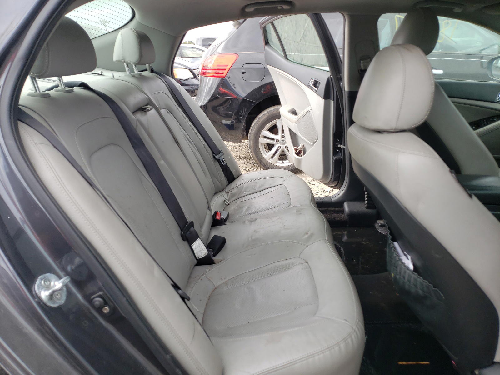 Photo 6 from auction – 2011 KIA OPTIMA EX with VIN KNAGN4A77B5183077