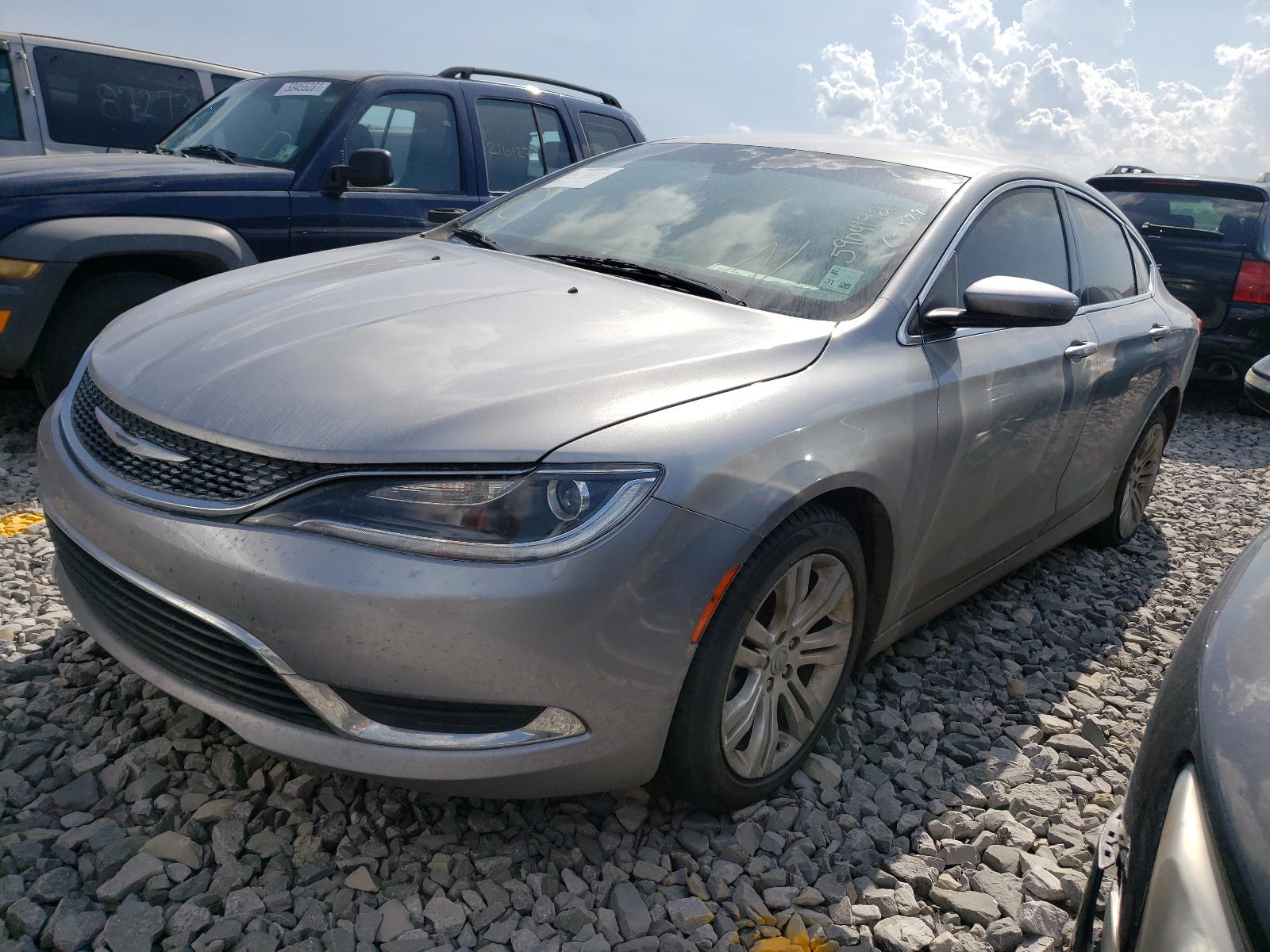 Photo 2 from auction – 2015 CHRYSLER 200 LIMITE with VIN 1C3CCCAB5FN651579