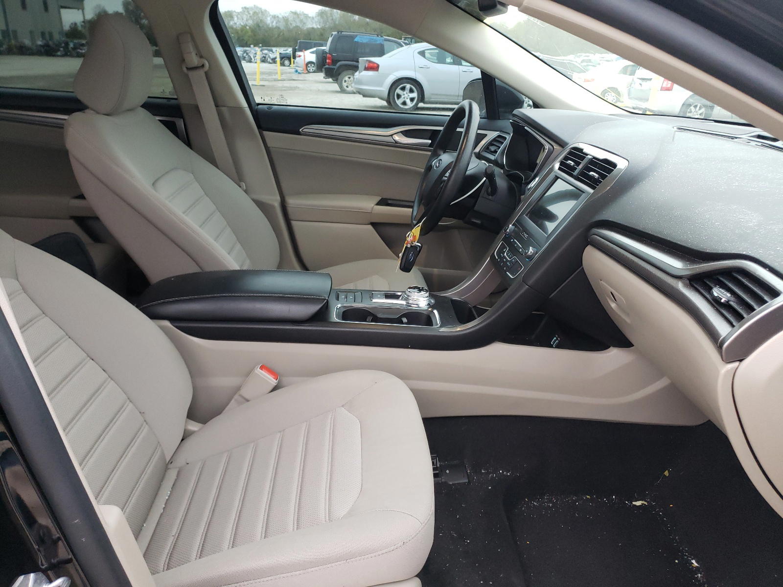 Photo 5 from auction – 2020 FORD FUSION SE with VIN 3FA6P0HD9LR249257